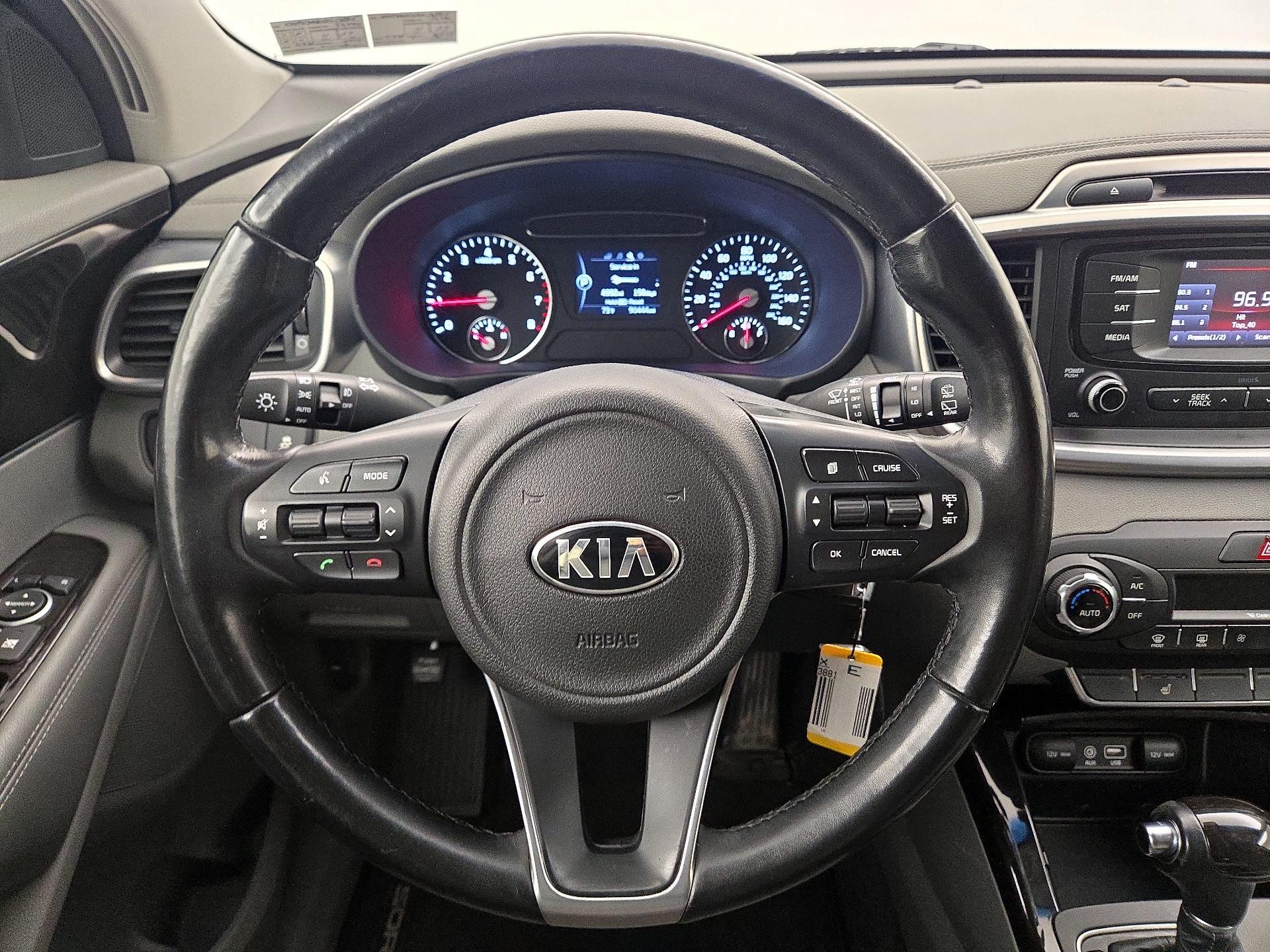 Thumbnail: 2016 Kia Sorento - 10