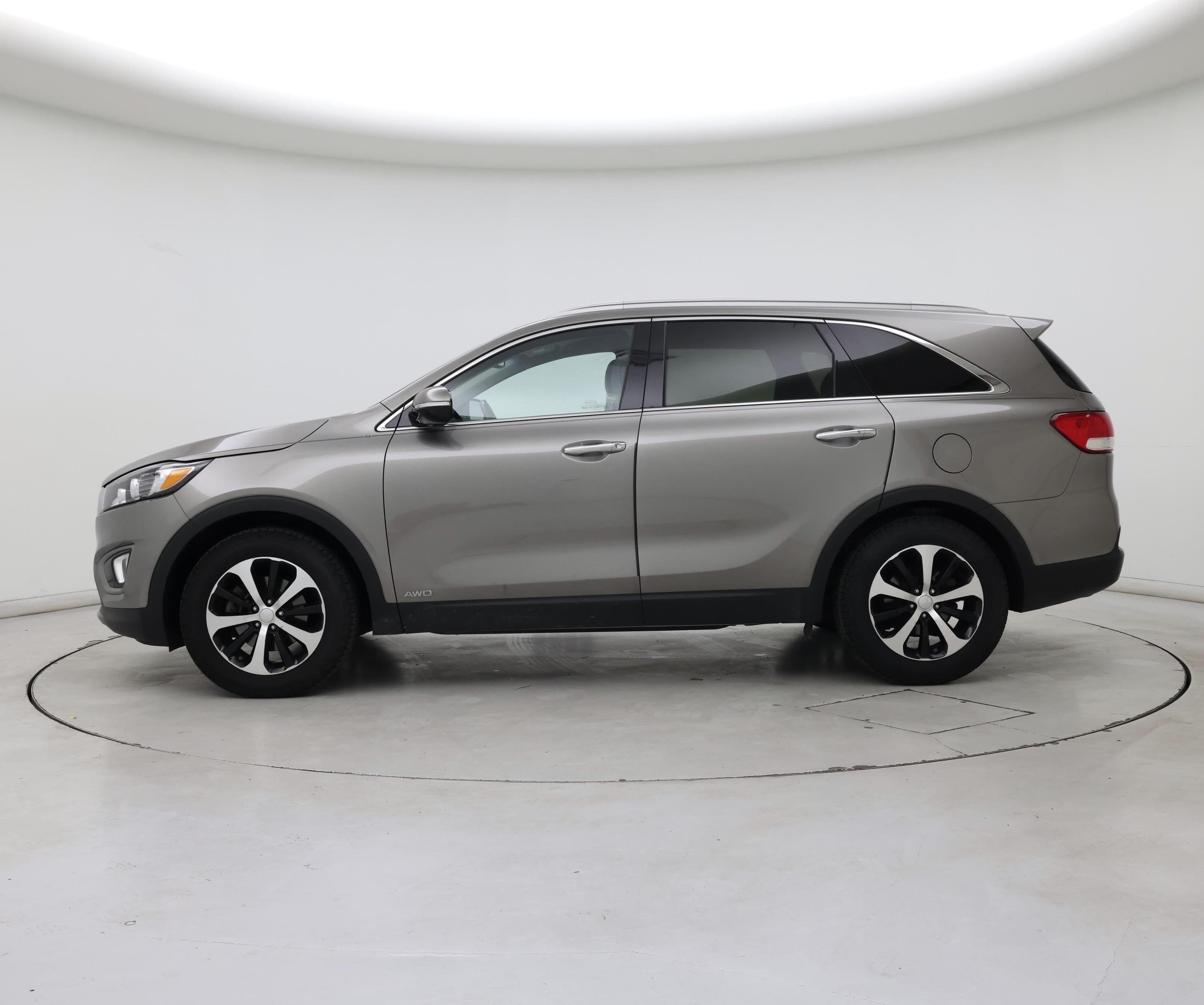 Thumbnail: 2016 Kia Sorento - 3