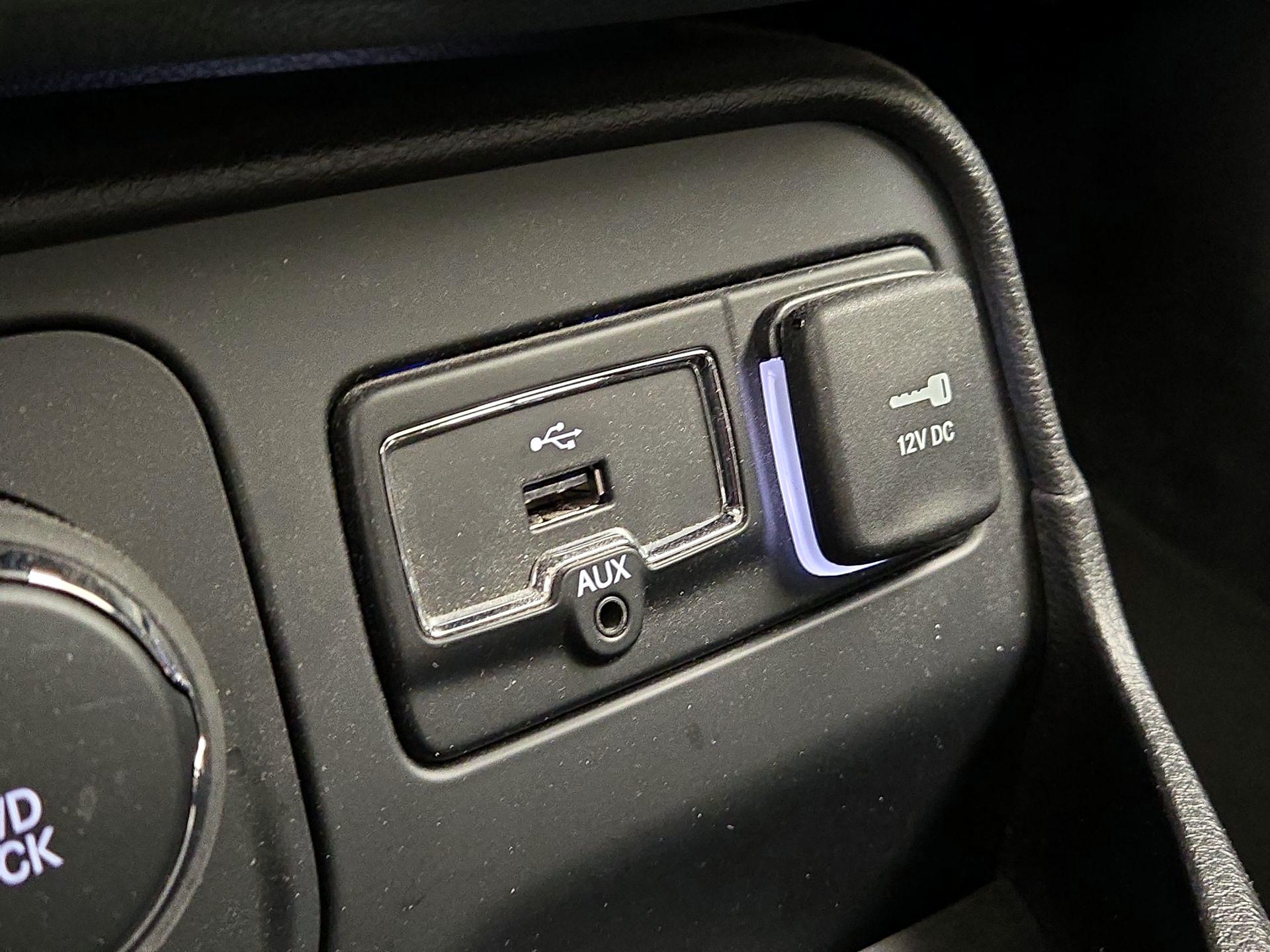 Thumbnail: 2017 Jeep Renegade - 18