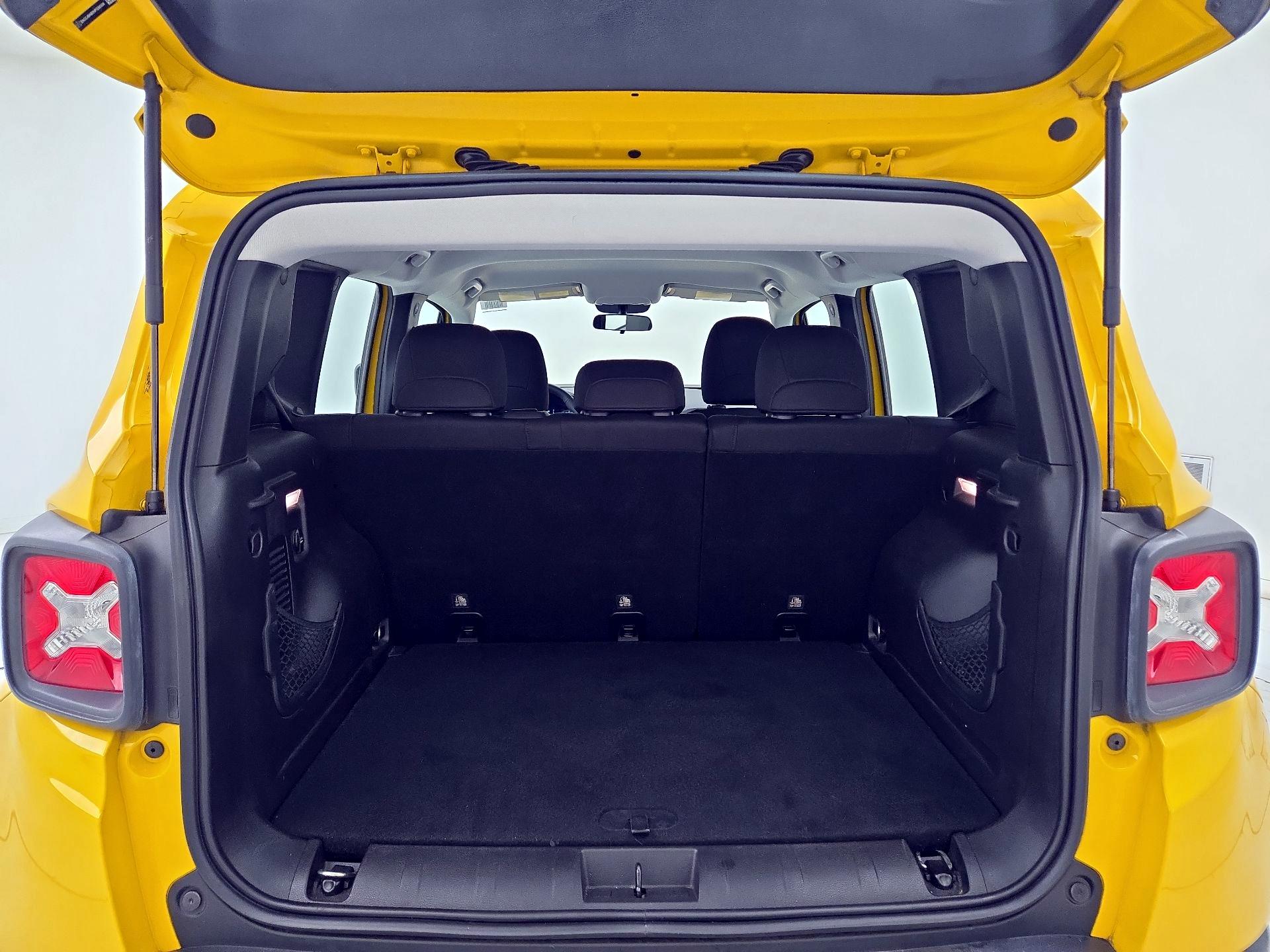 Thumbnail: 2017 Jeep Renegade - 20