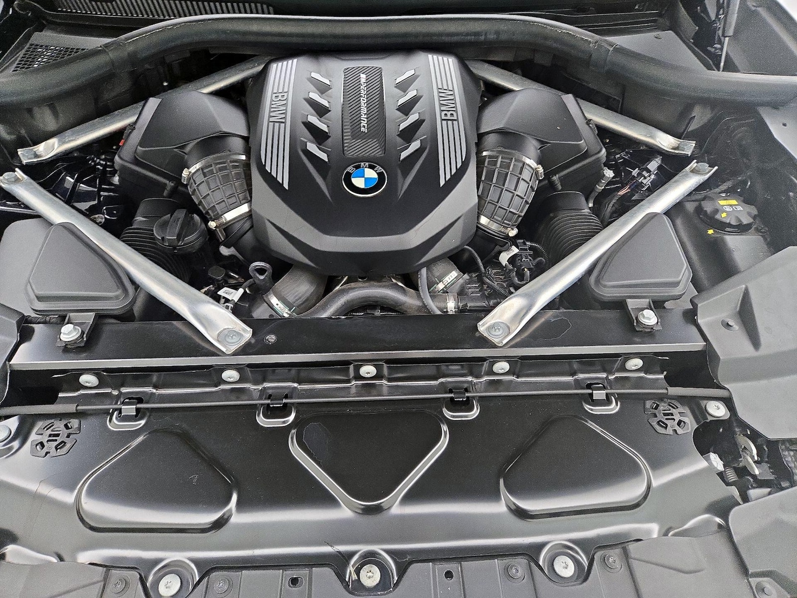 2022 BMW X5 M50i - Photo 24