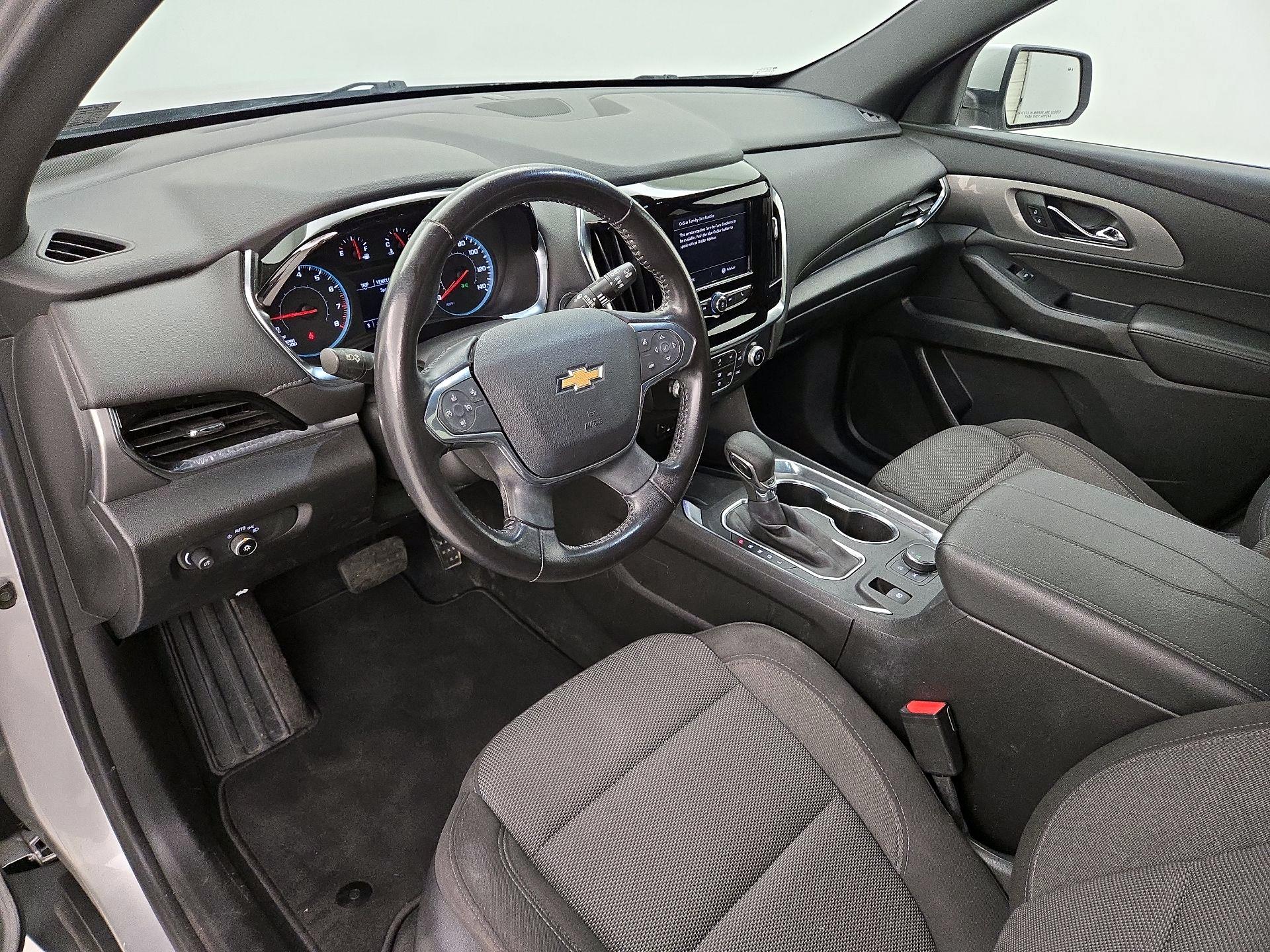 Thumbnail: 2022 Chevrolet Traverse - 11