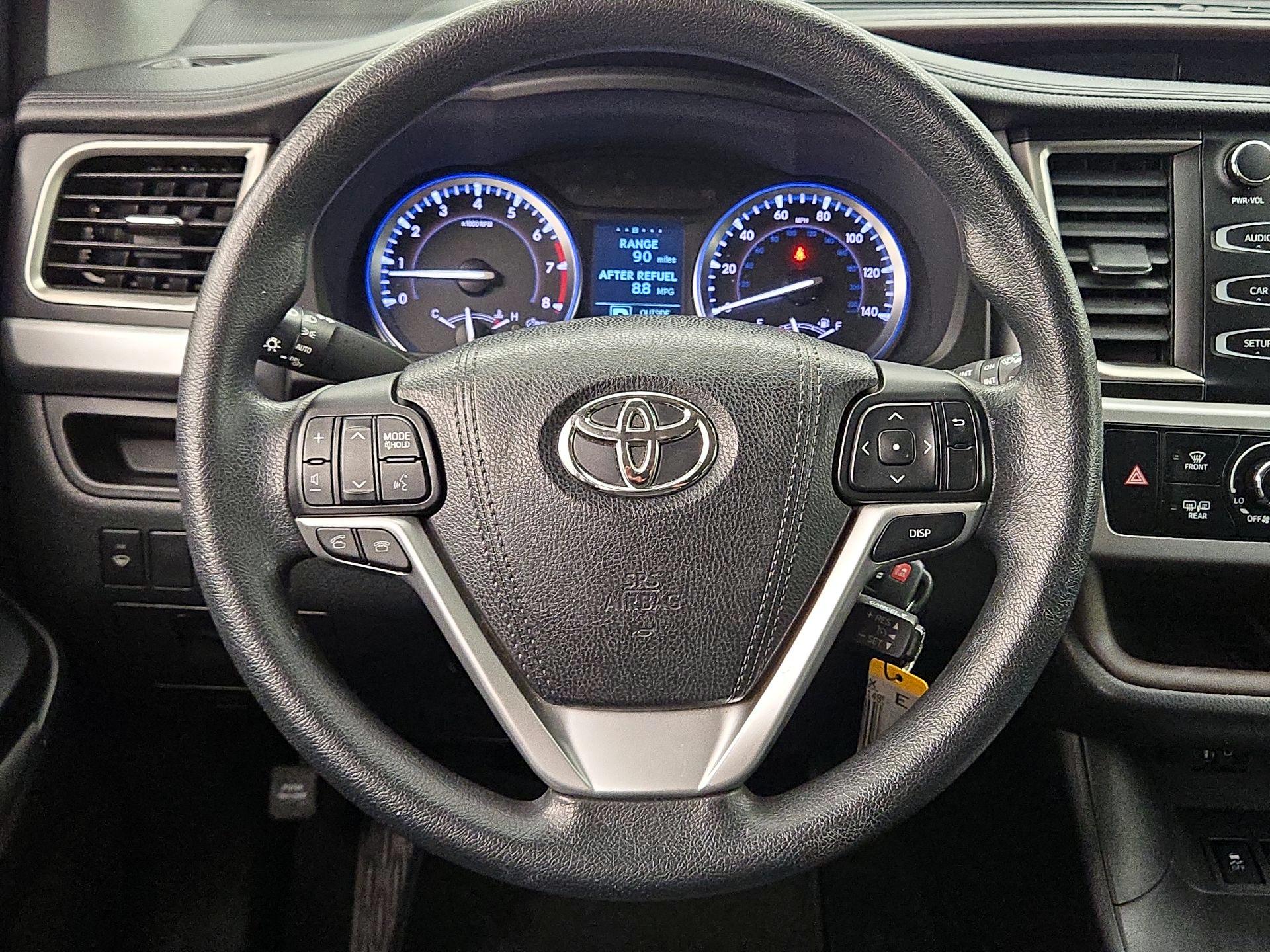 Thumbnail: 2016 Toyota Highlander - 10