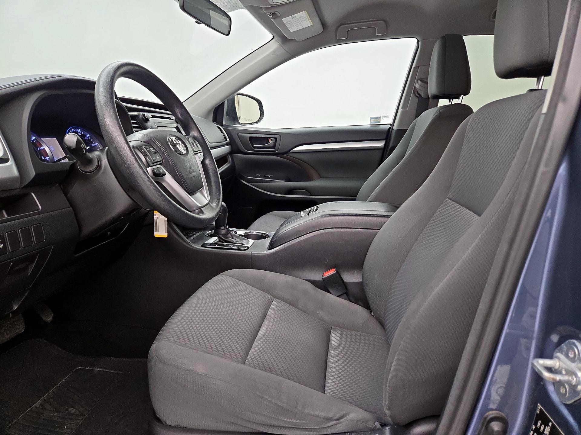 Thumbnail: 2016 Toyota Highlander - 11