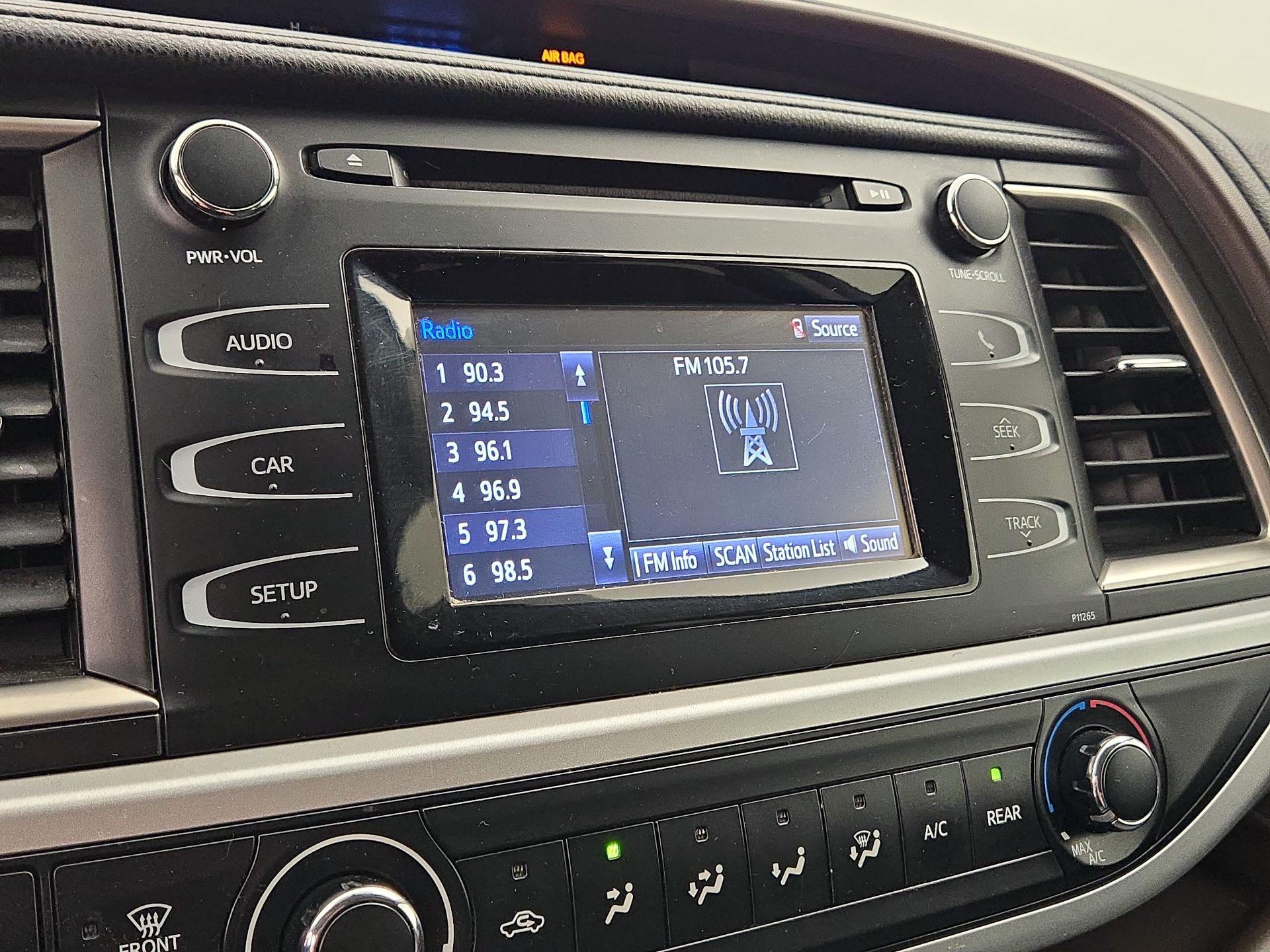 Thumbnail: 2016 Toyota Highlander - 15