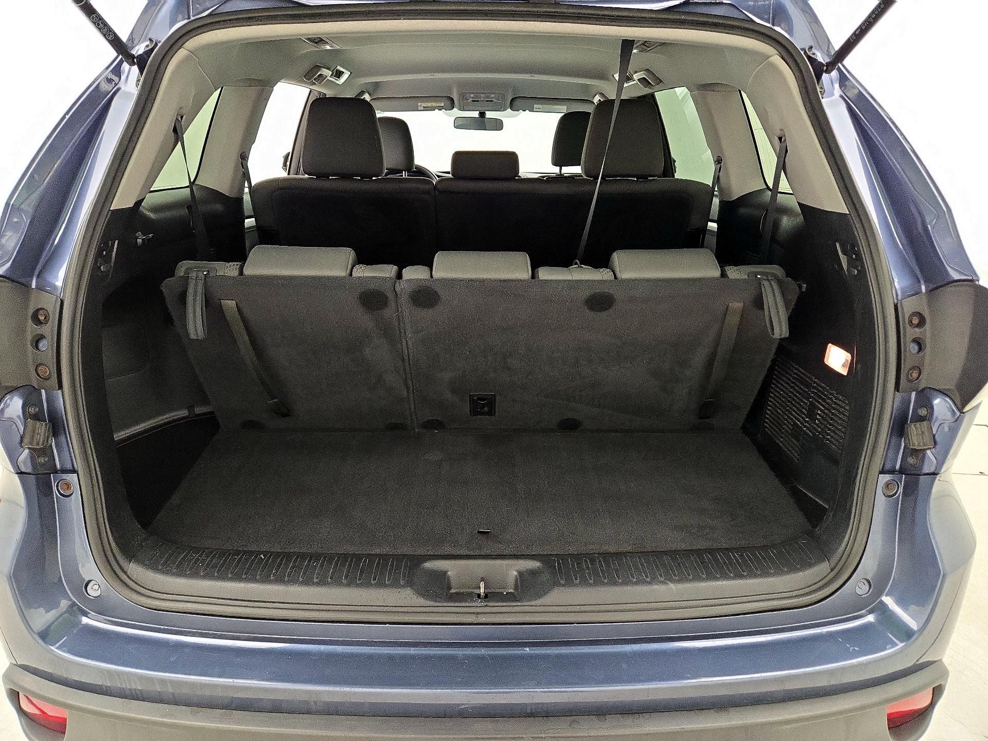 Thumbnail: 2016 Toyota Highlander - 20