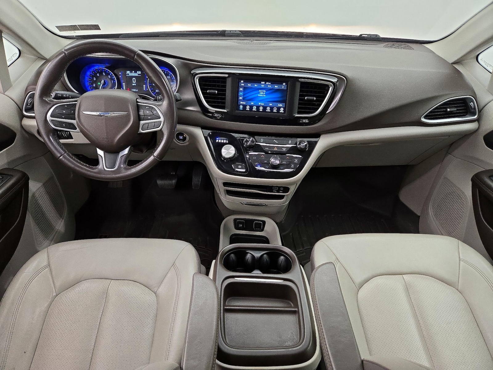 2018 Chrysler Pacifica Touring L - Photo 10