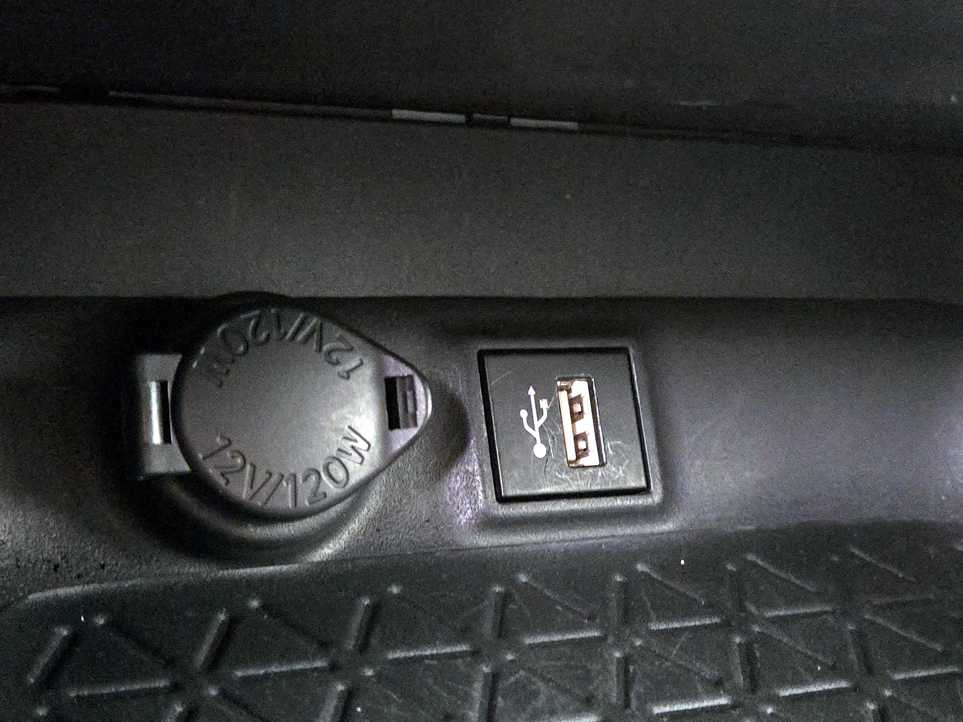 Thumbnail: 2023 Toyota RAV4 - 17