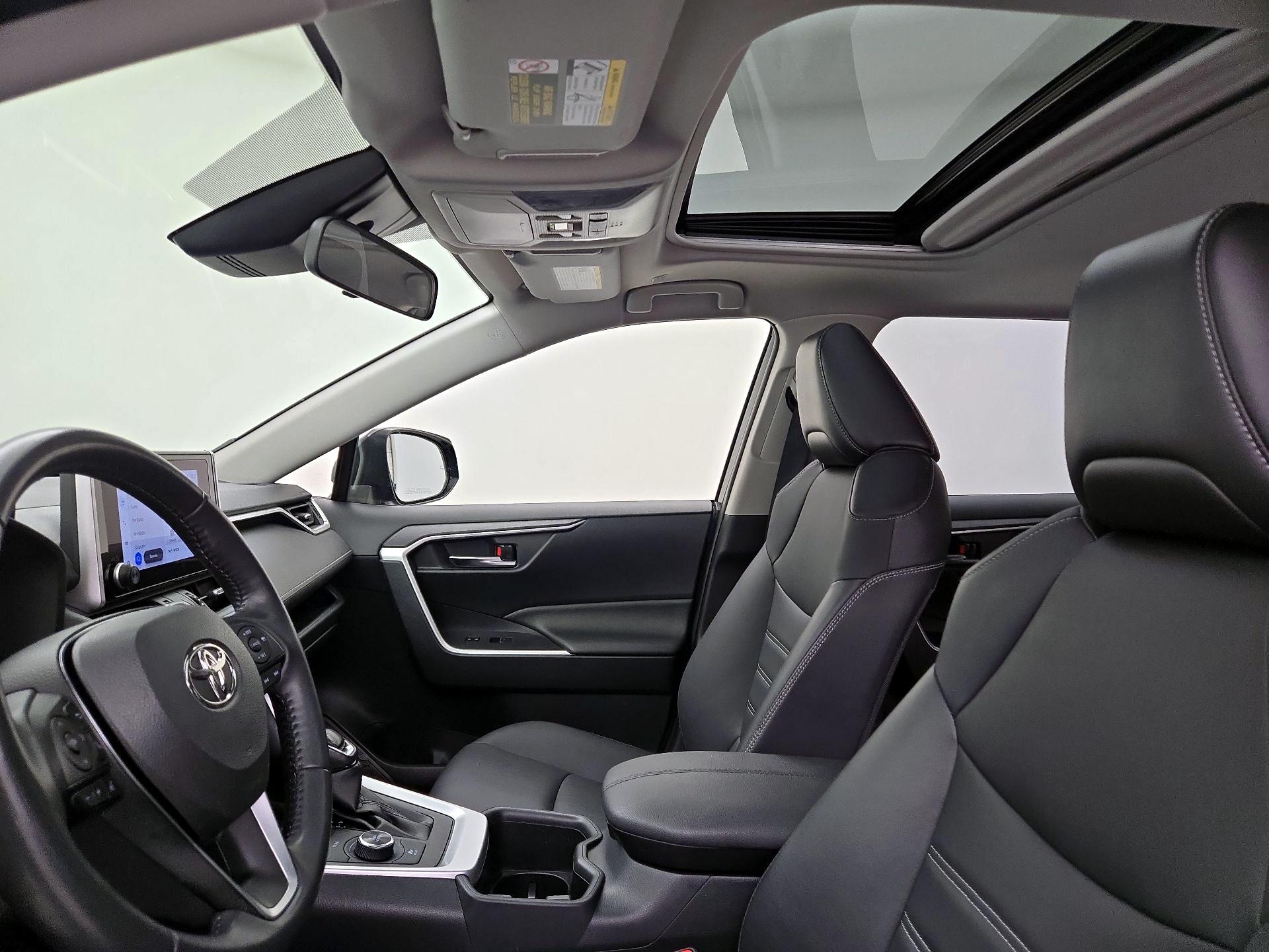 Thumbnail: 2023 Toyota RAV4 - 18