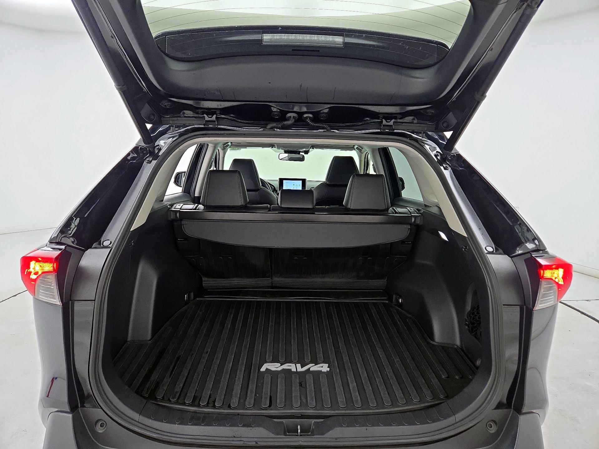 Thumbnail: 2023 Toyota RAV4 - 20