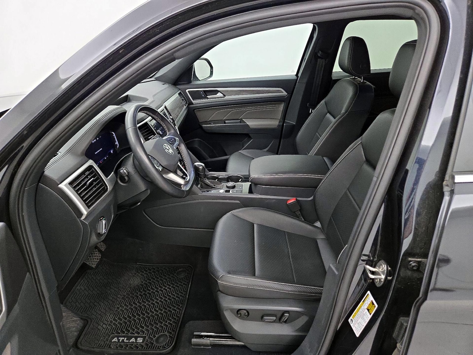 2023 Volkswagen Atlas Cross Sport SE w/Tech - Photo 12