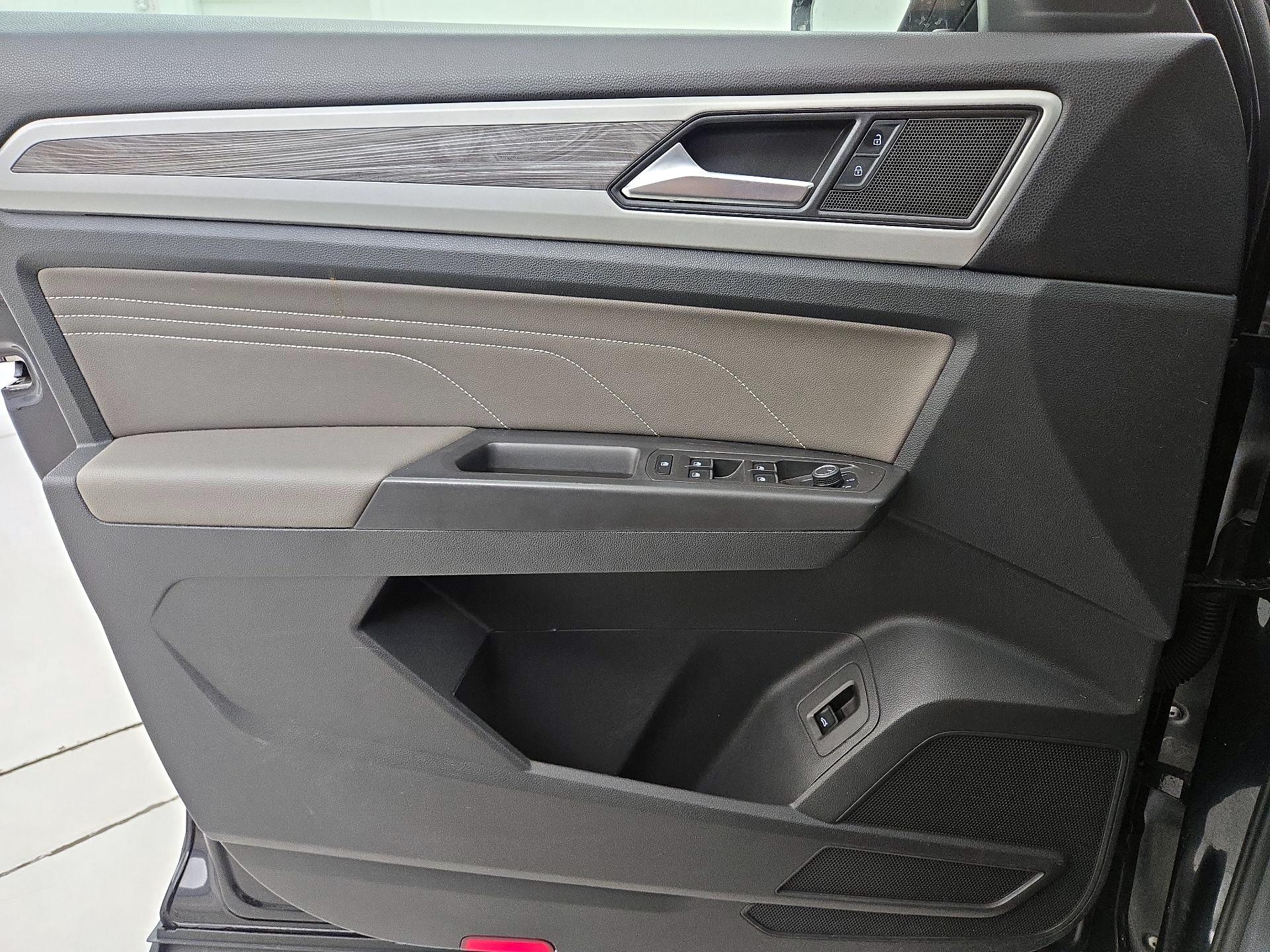 Thumbnail: 2023 Volkswagen Atlas - 12