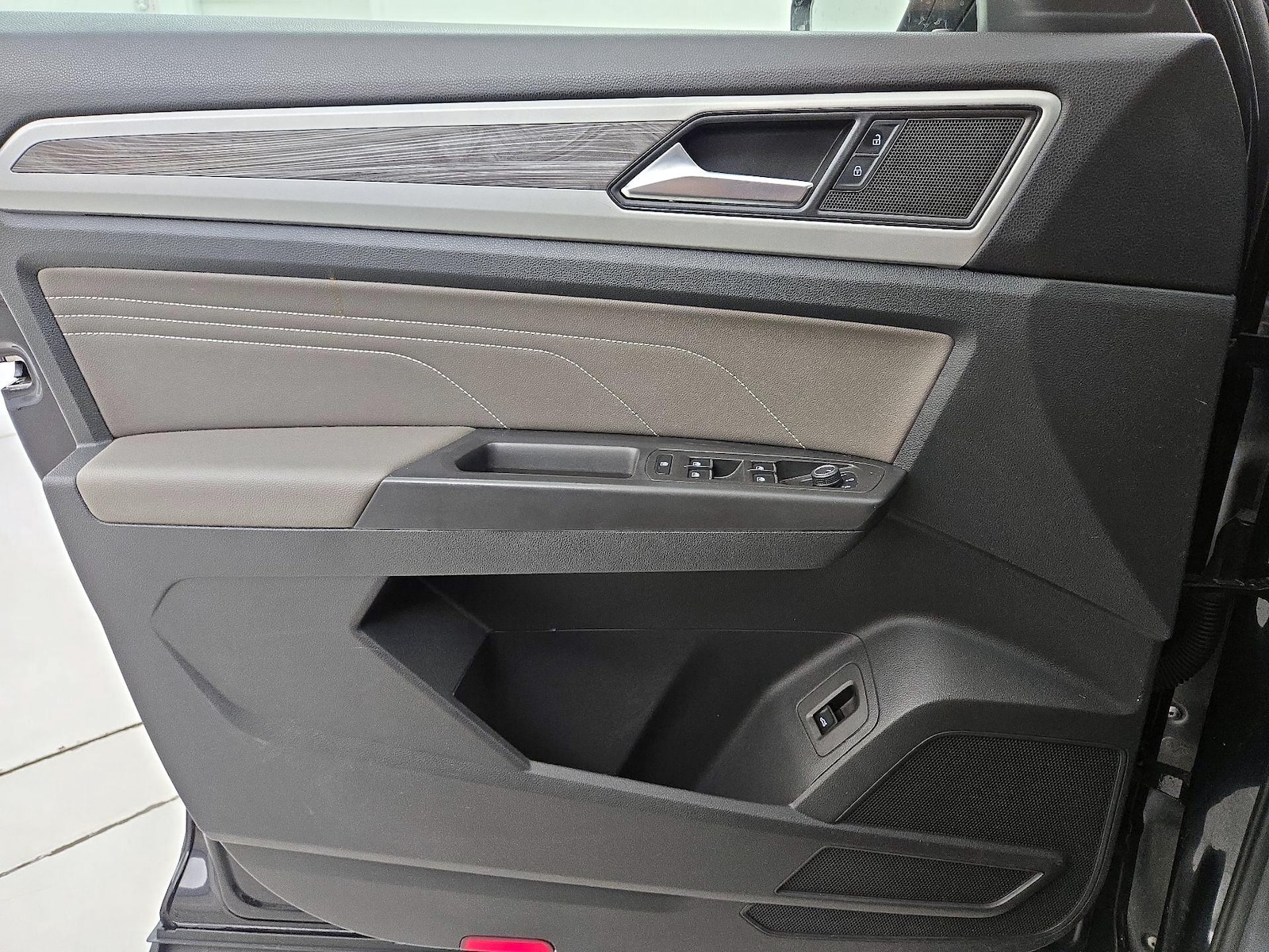 2023 Volkswagen Atlas Cross Sport SE w/Tech - Photo 13