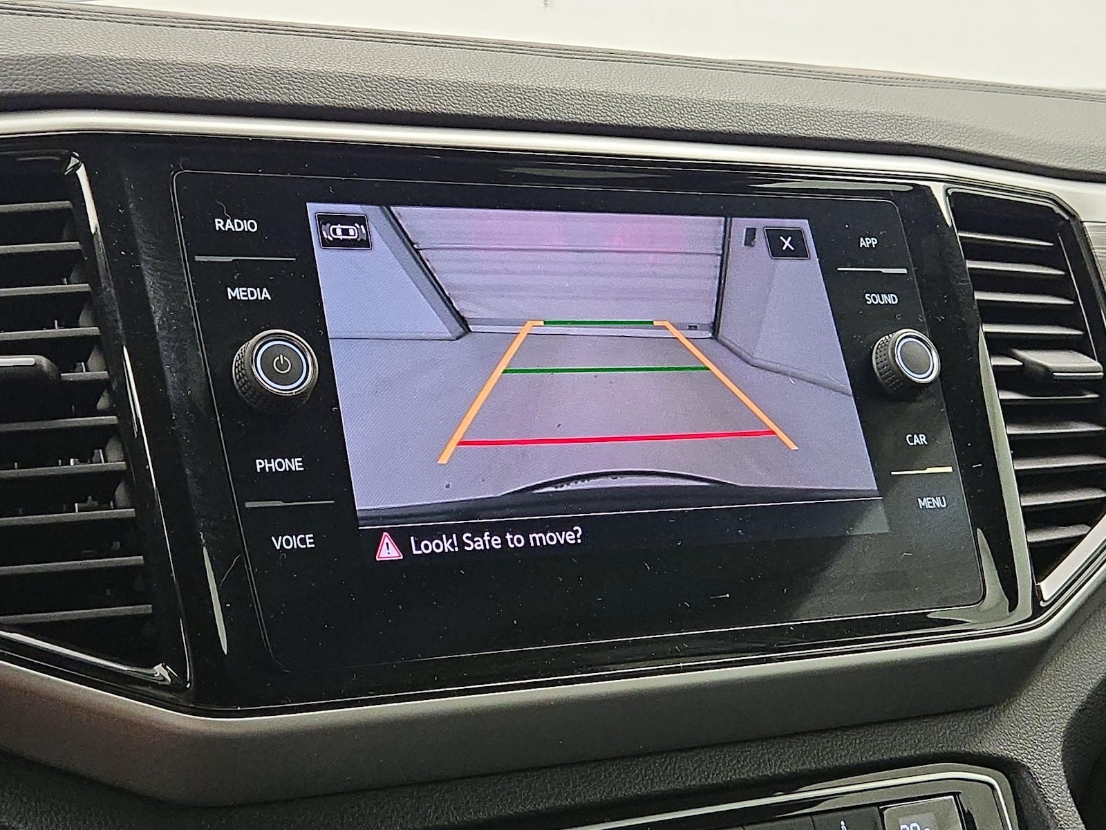 2023 Volkswagen Atlas Cross Sport SE w/Tech - Photo 15
