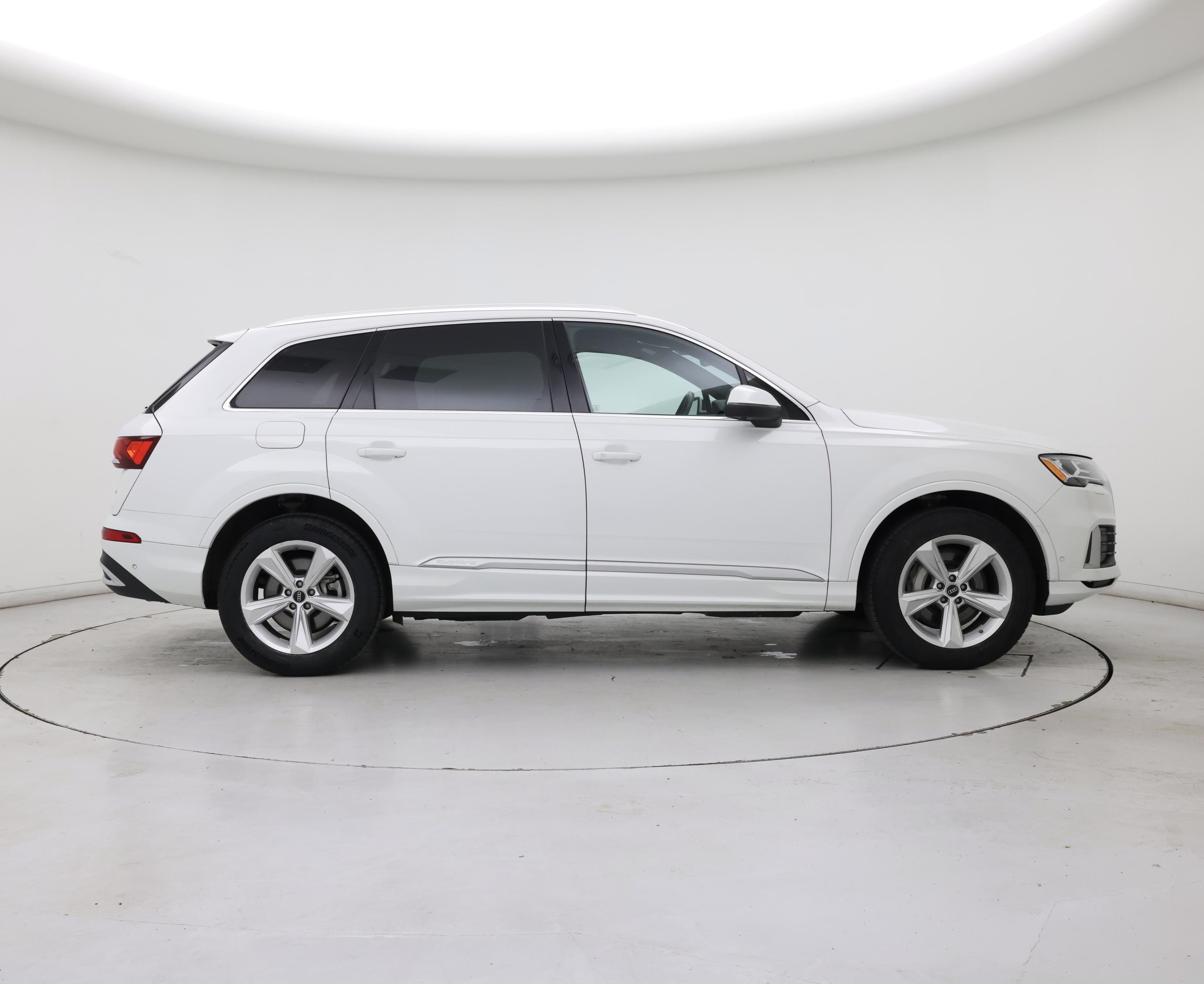 Thumbnail: 2023 Audi Q7 - 7