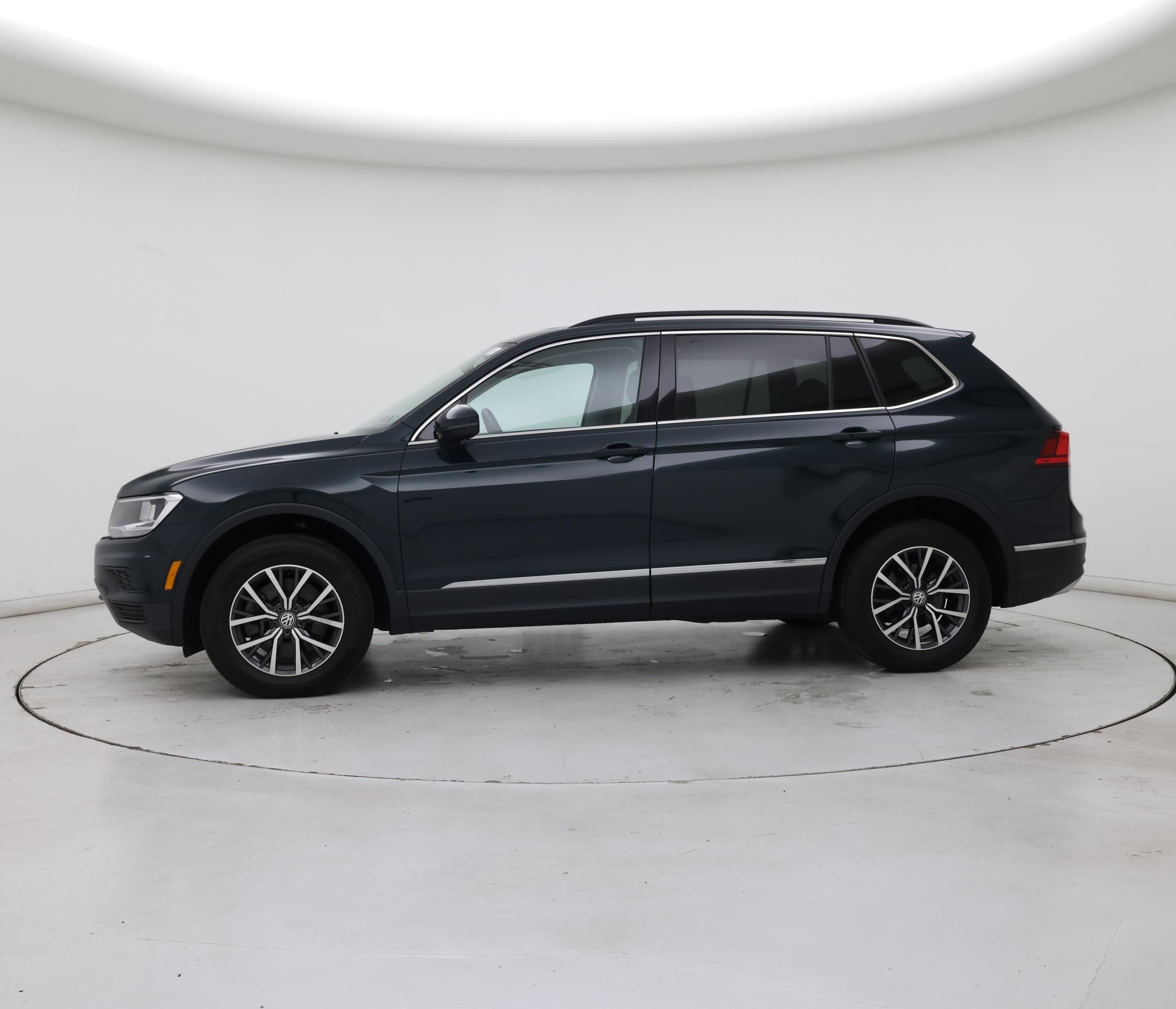 Thumbnail: 2018 Volkswagen Tiguan - 3