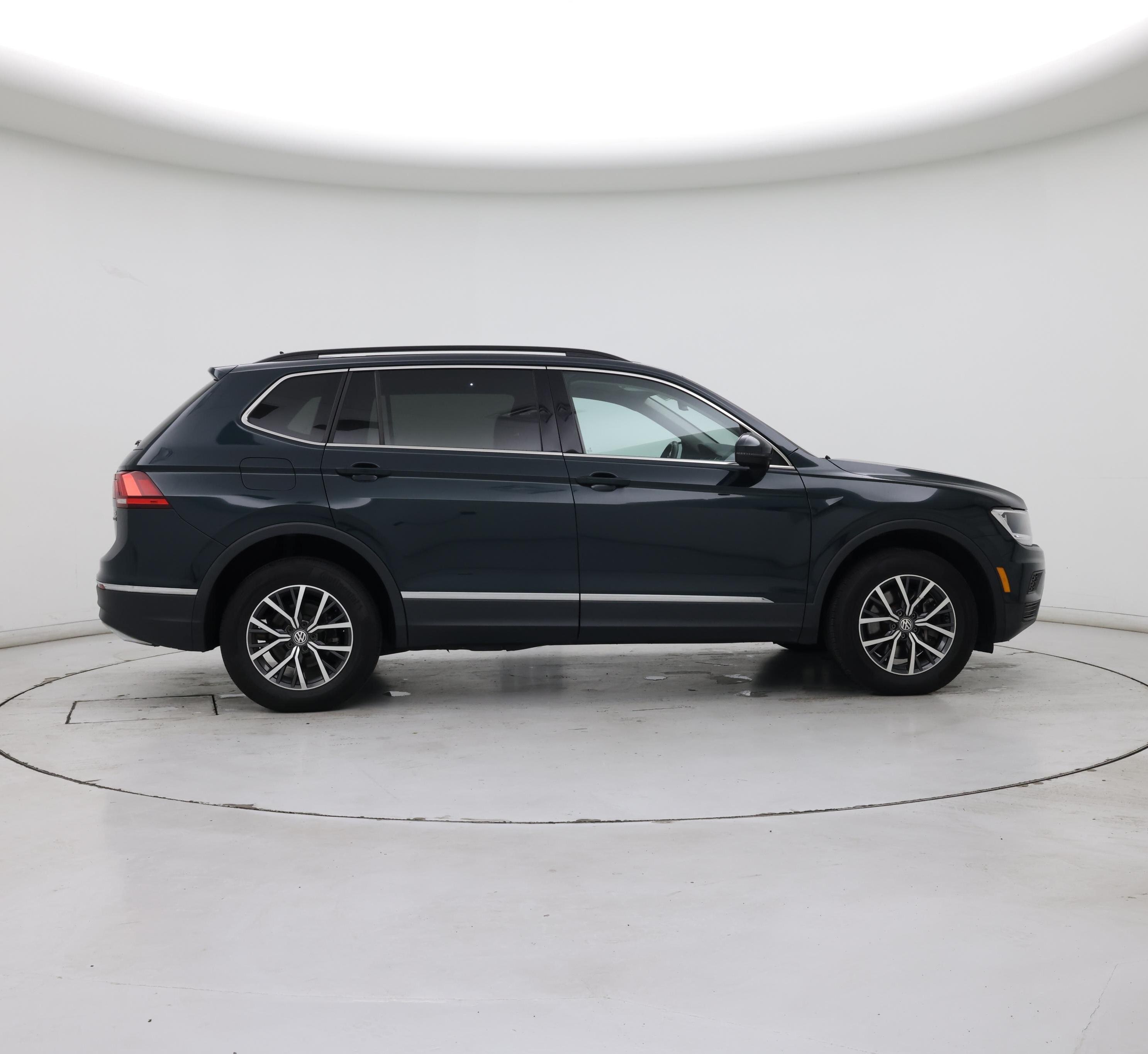 Thumbnail: 2018 Volkswagen Tiguan - 7