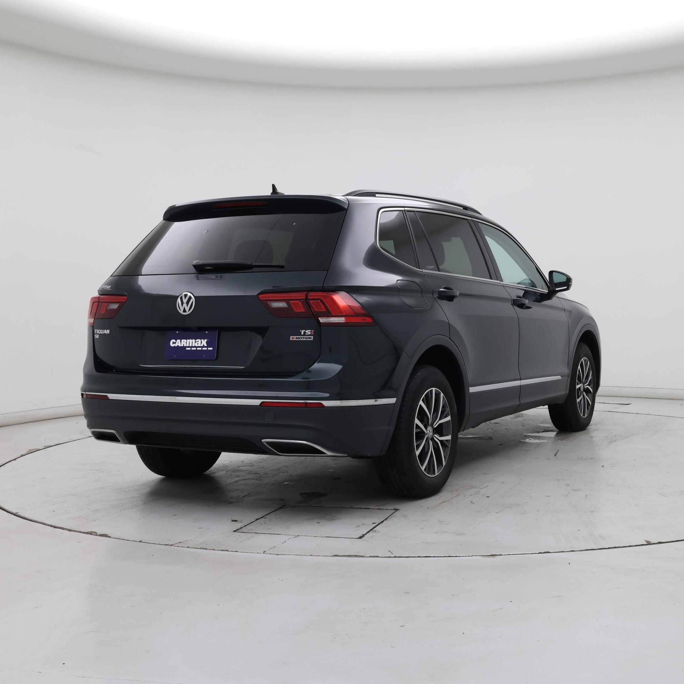 Thumbnail: 2018 Volkswagen Tiguan - 8