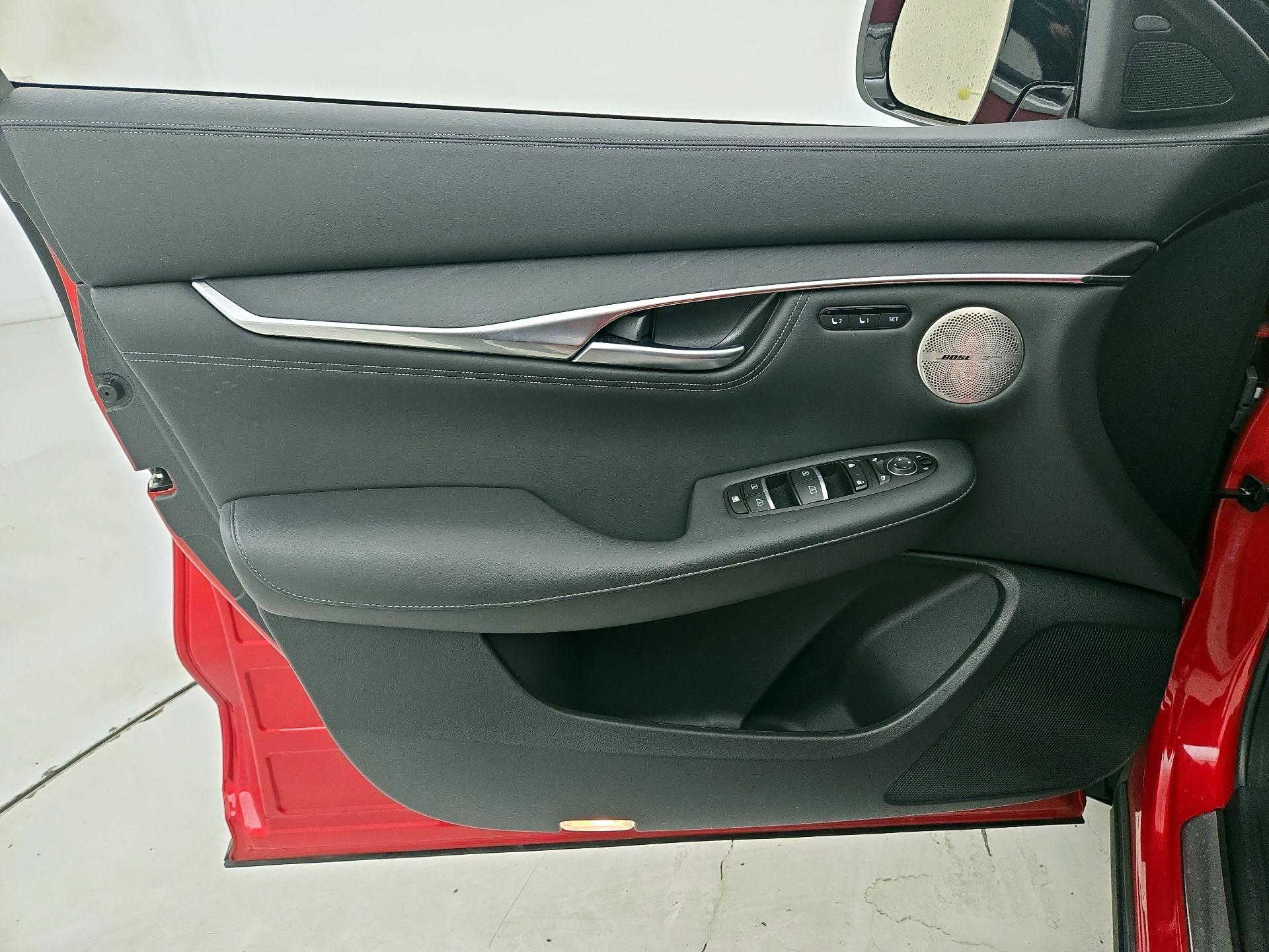 Thumbnail: 2025 INFINITI QX55 - 12