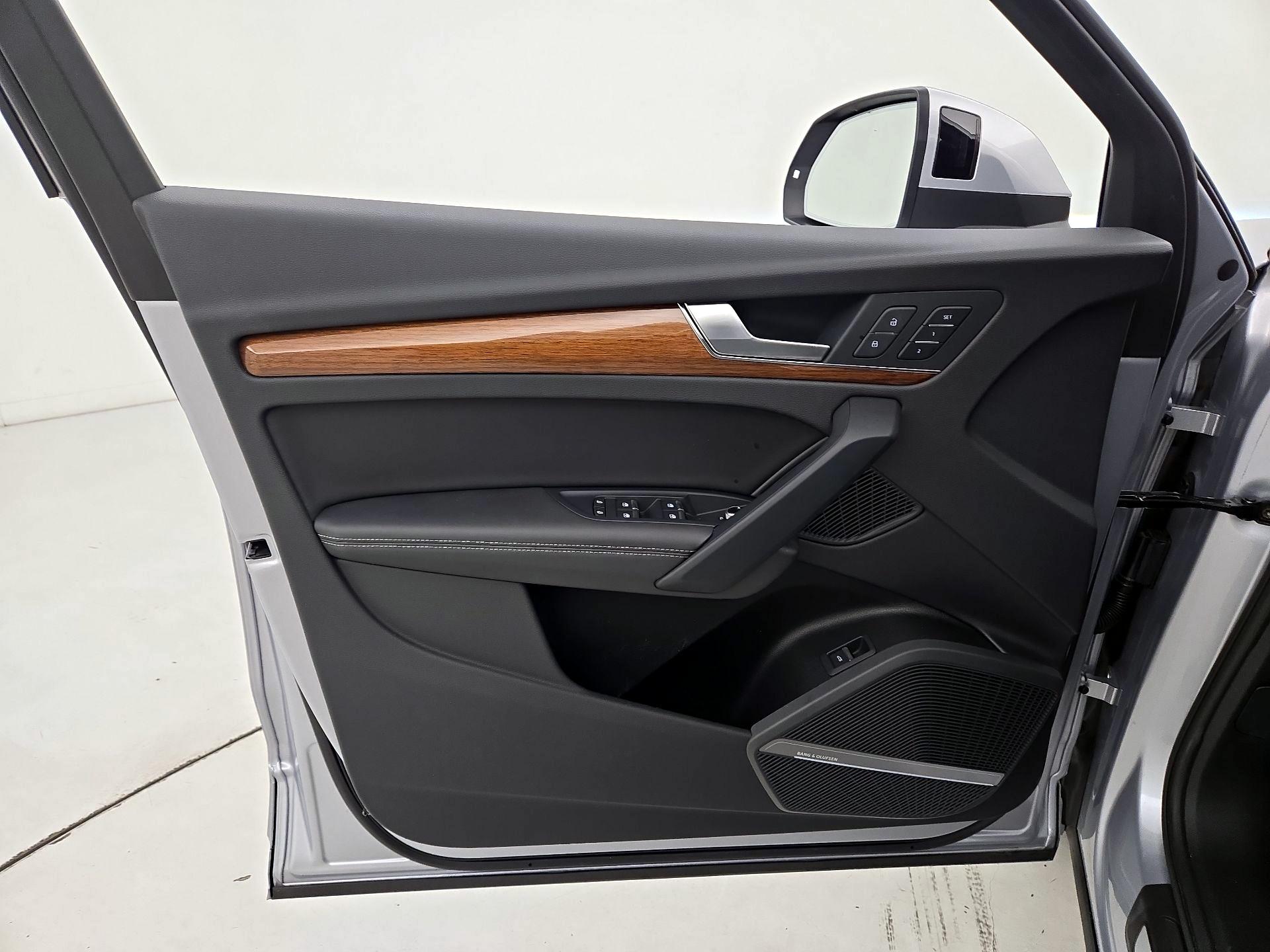 Thumbnail: 2023 Audi Q5 - 12