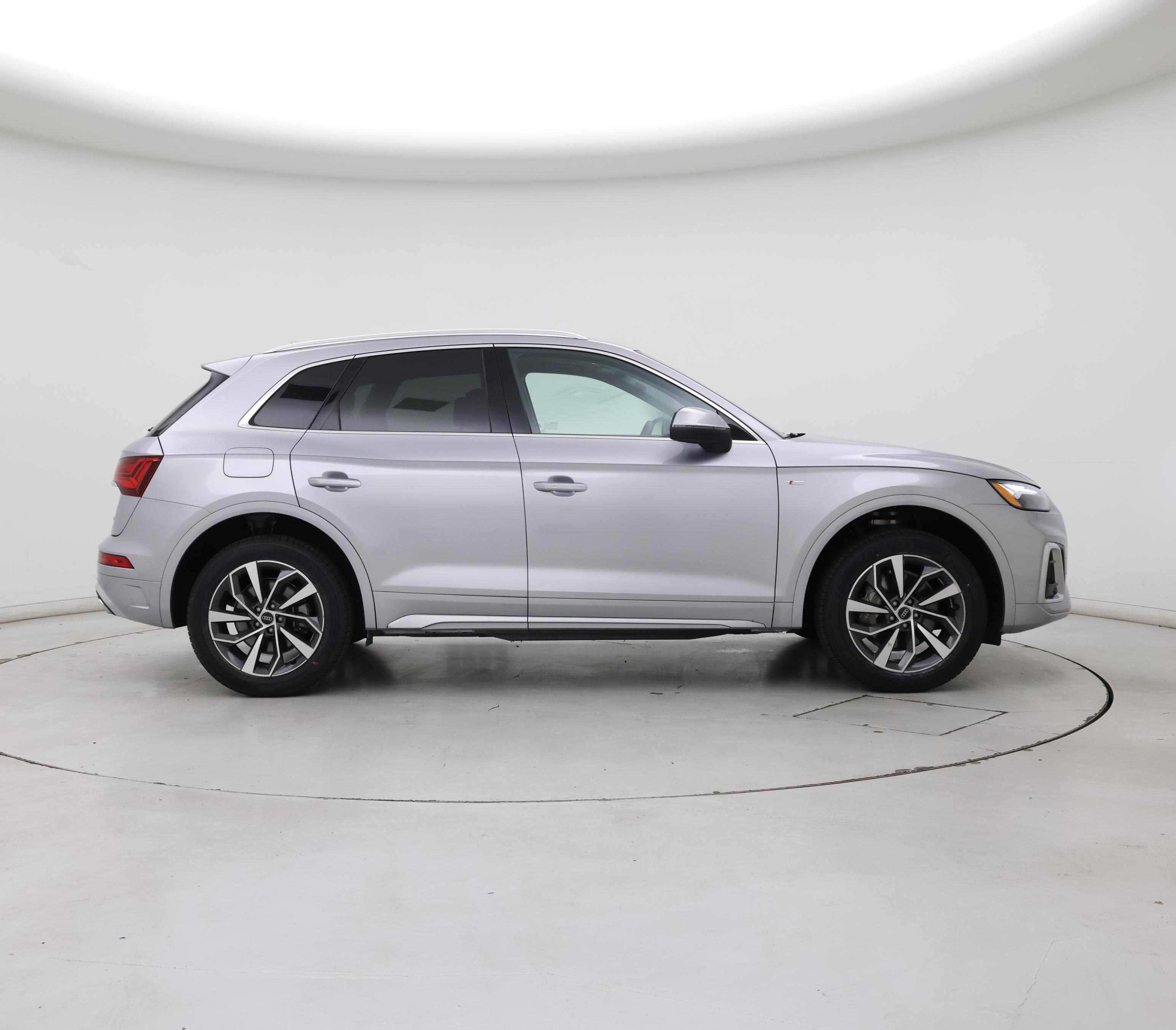 Thumbnail: 2023 Audi Q5 - 7