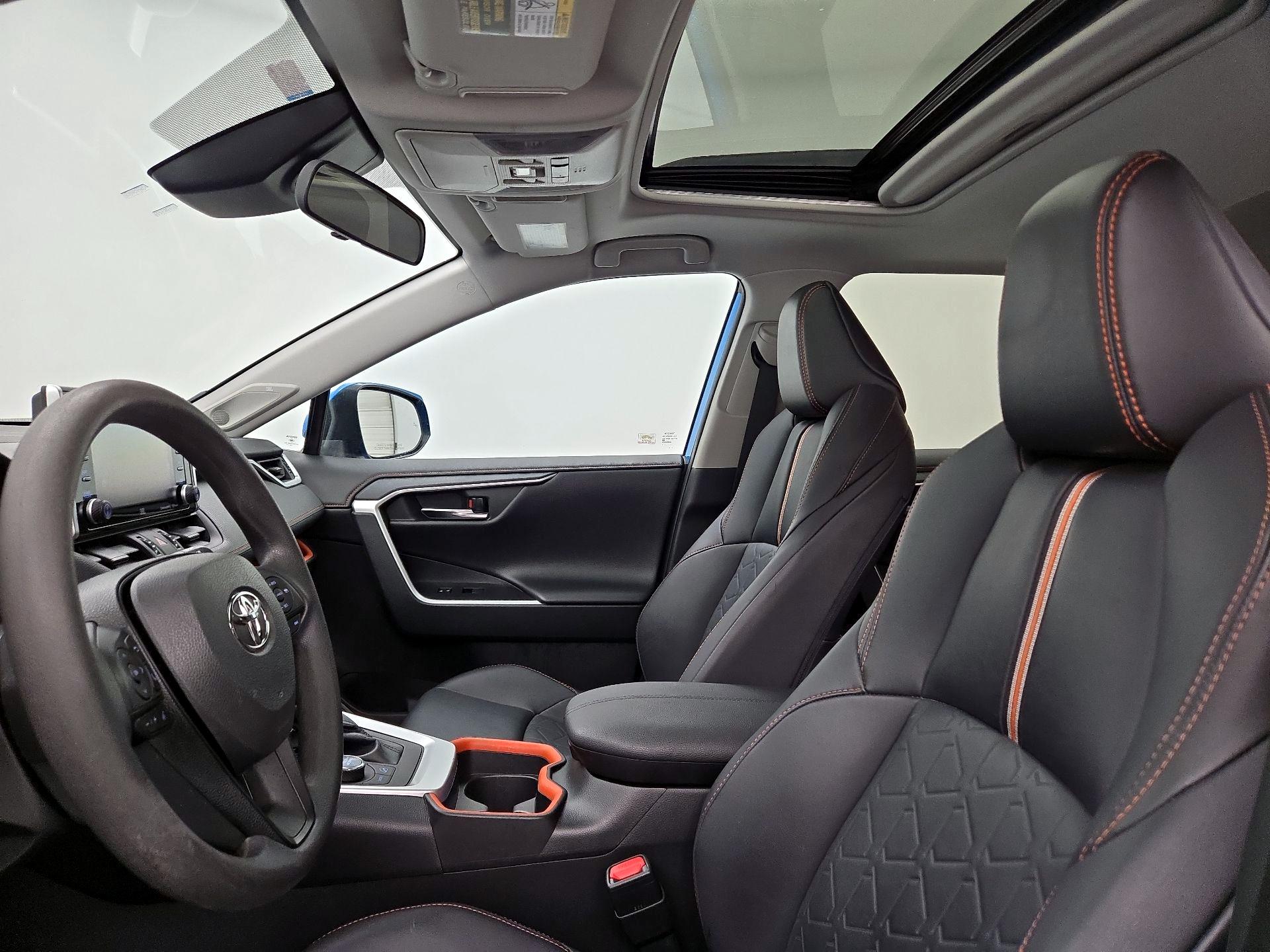 Thumbnail: 2019 Toyota RAV4 - 19