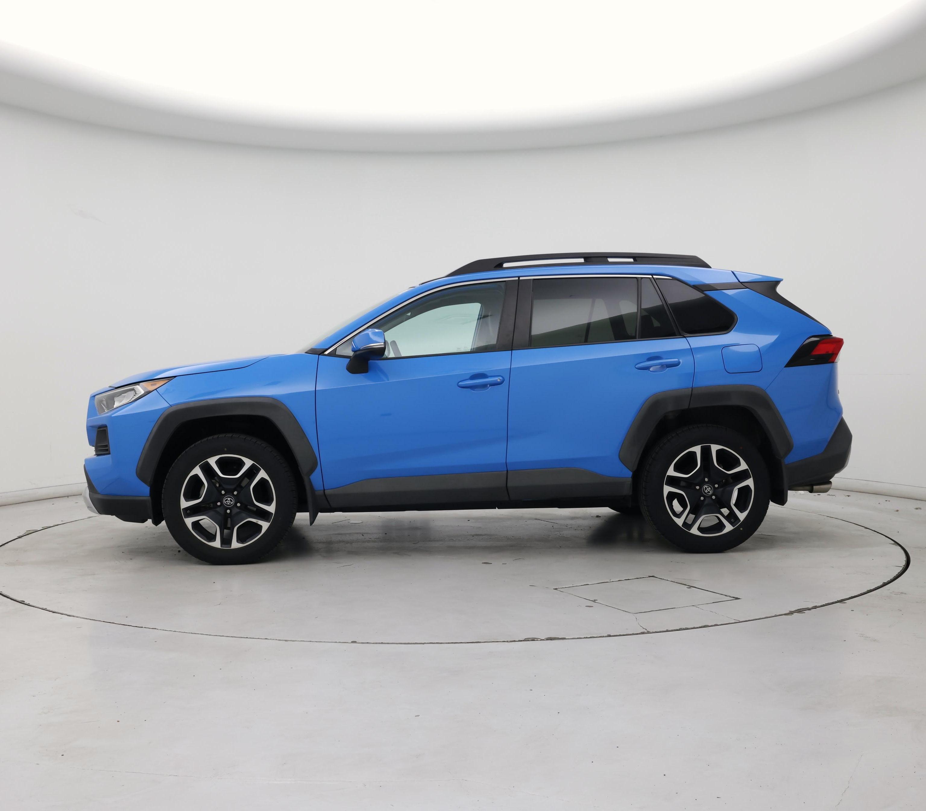 Thumbnail: 2019 Toyota RAV4 - 3
