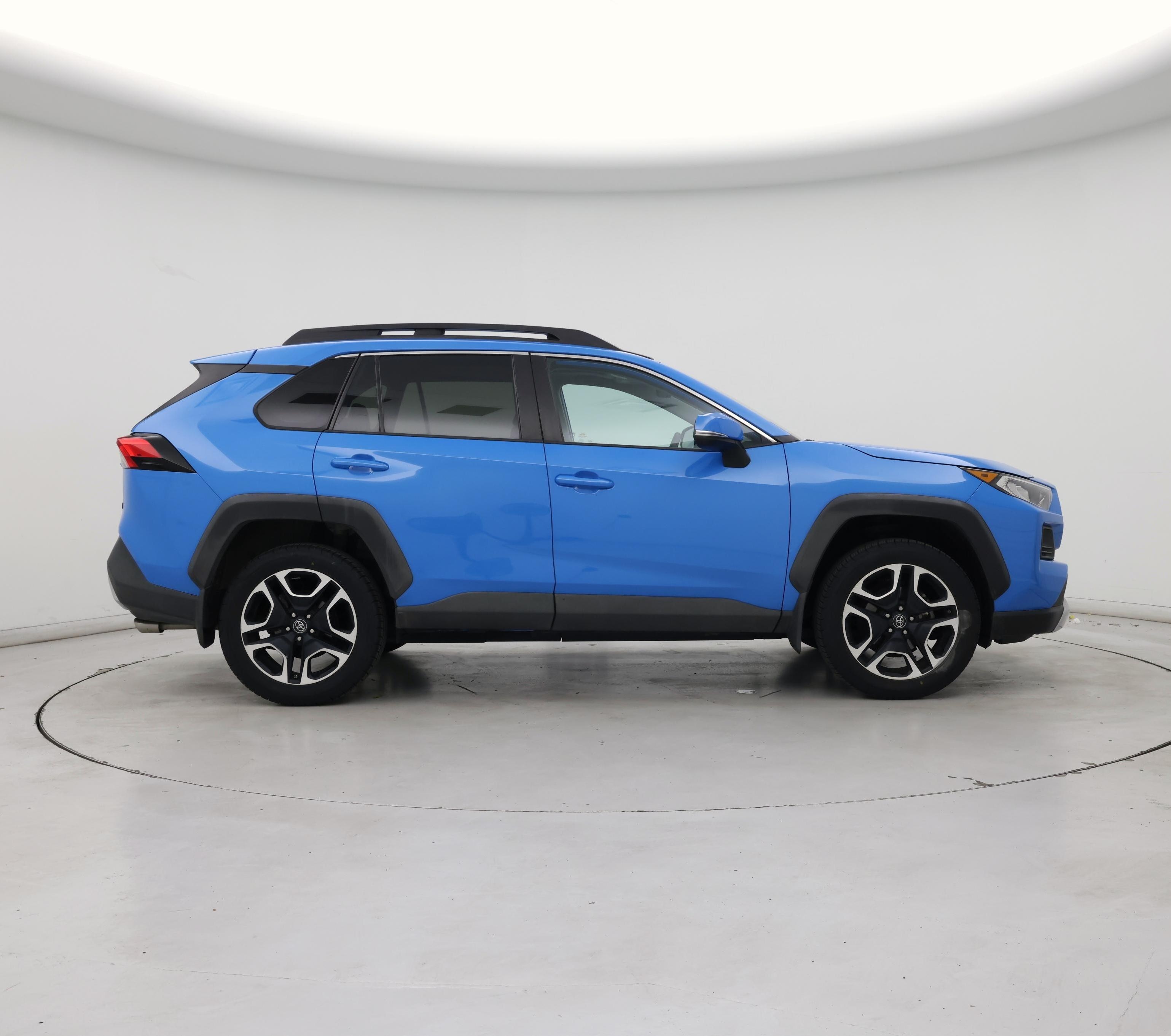 Thumbnail: 2019 Toyota RAV4 - 7