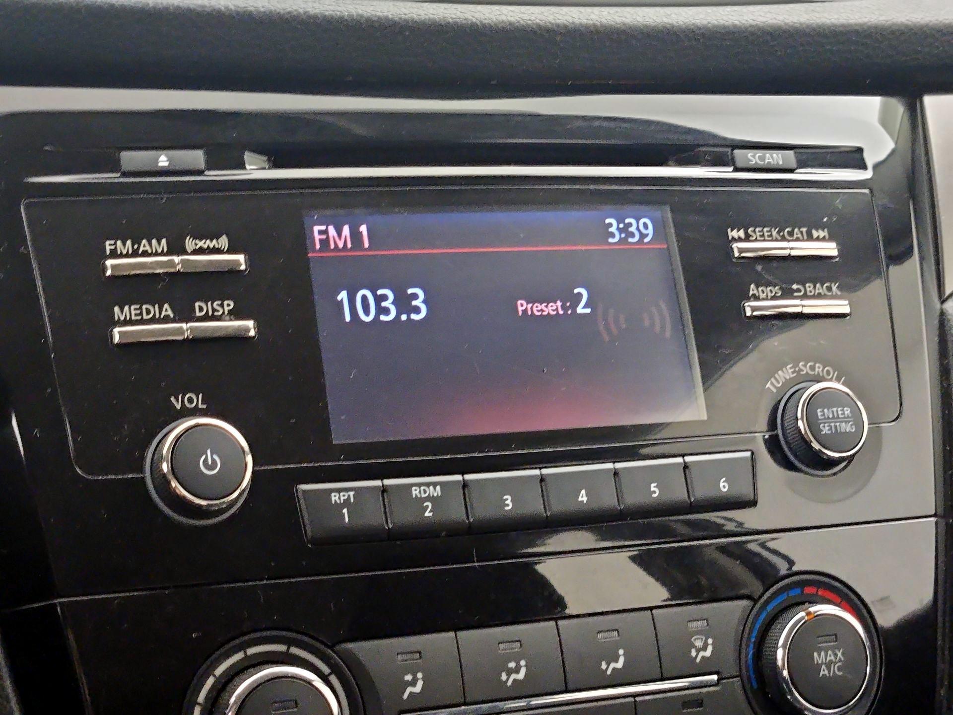 Thumbnail: 2015 Nissan Rogue - 15