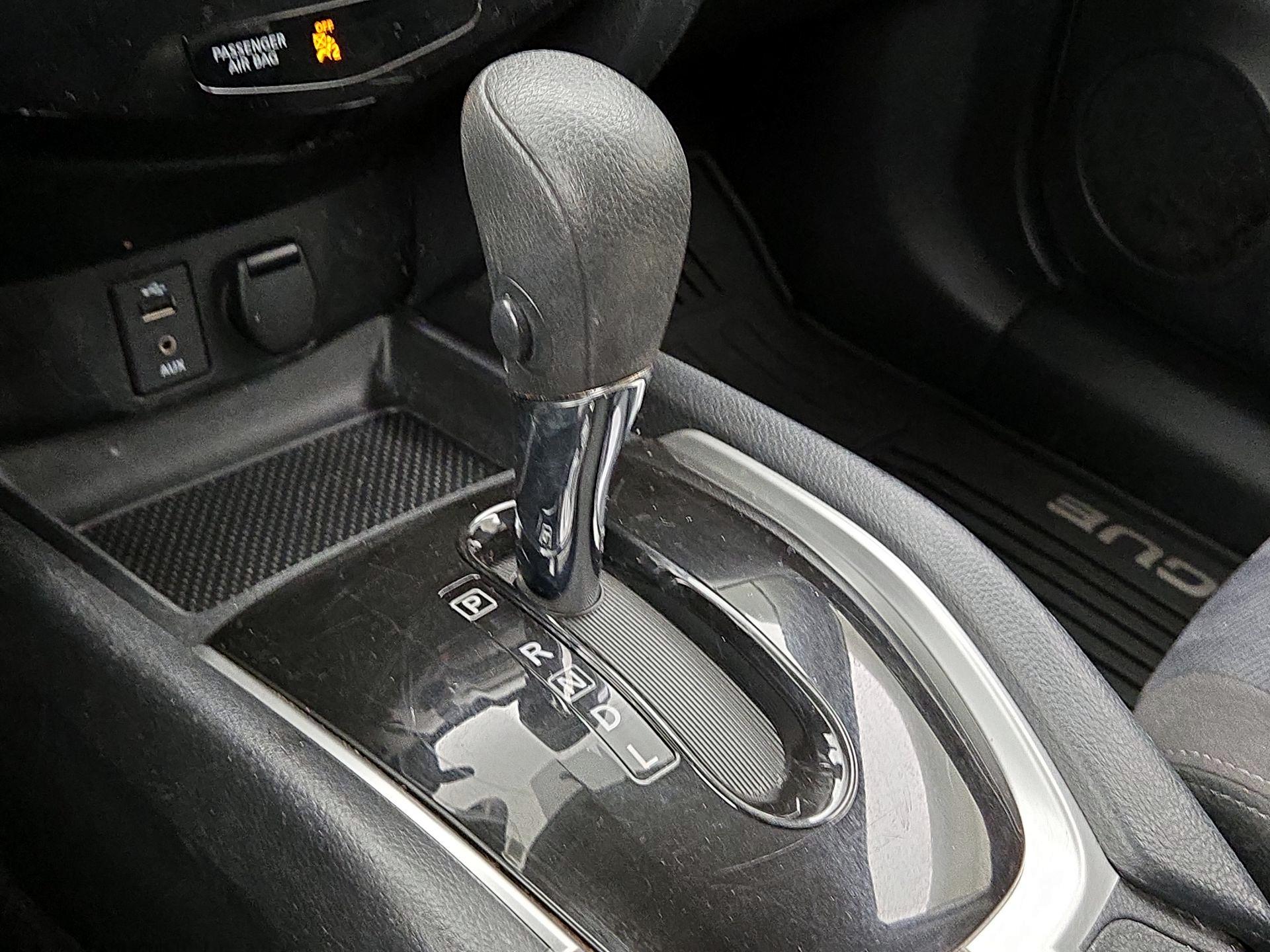 Thumbnail: 2015 Nissan Rogue - 17
