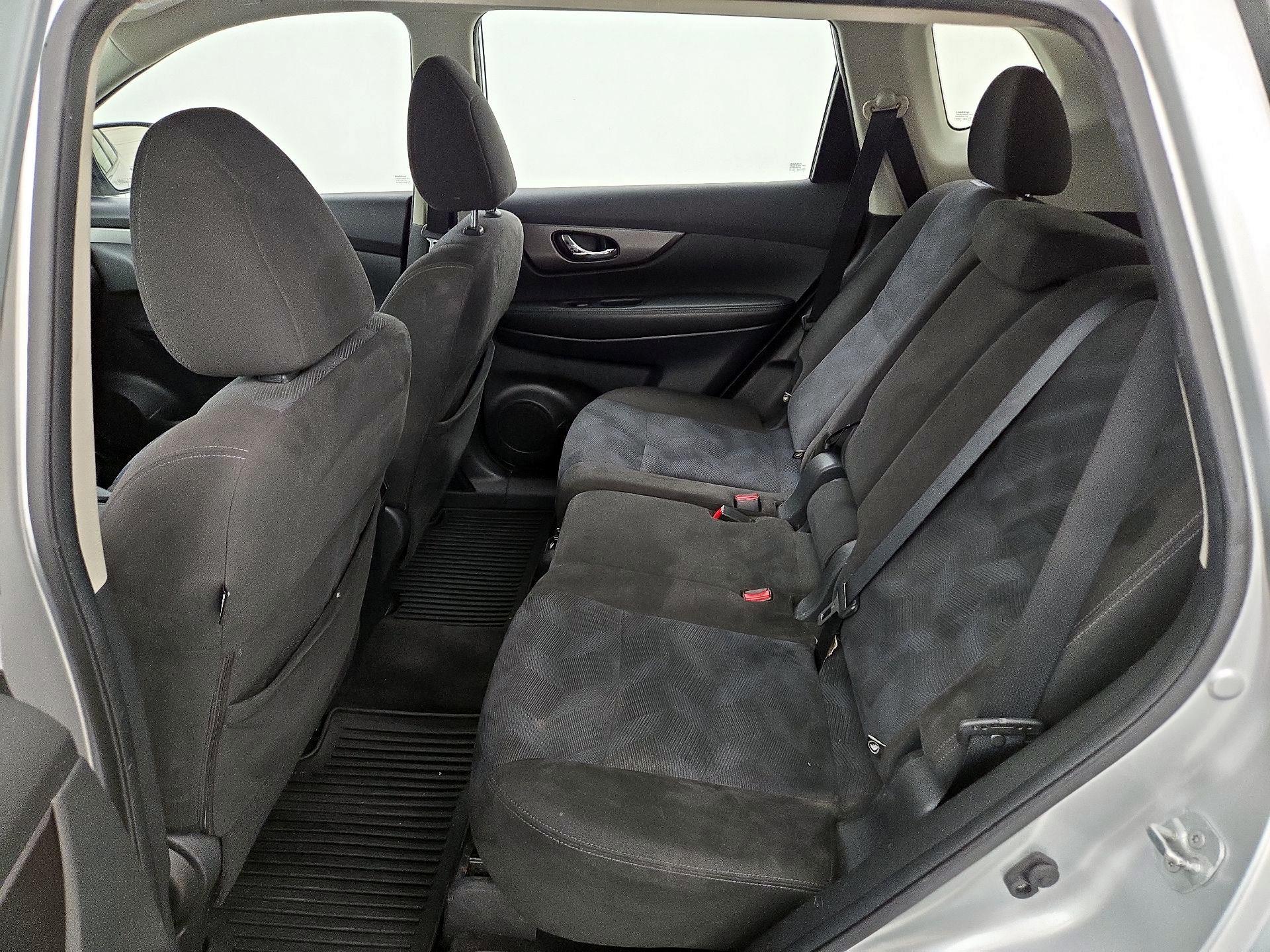 Thumbnail: 2015 Nissan Rogue - 19
