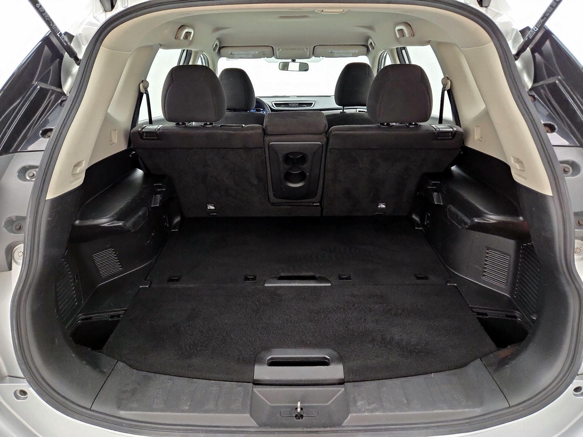 Thumbnail: 2015 Nissan Rogue - 20