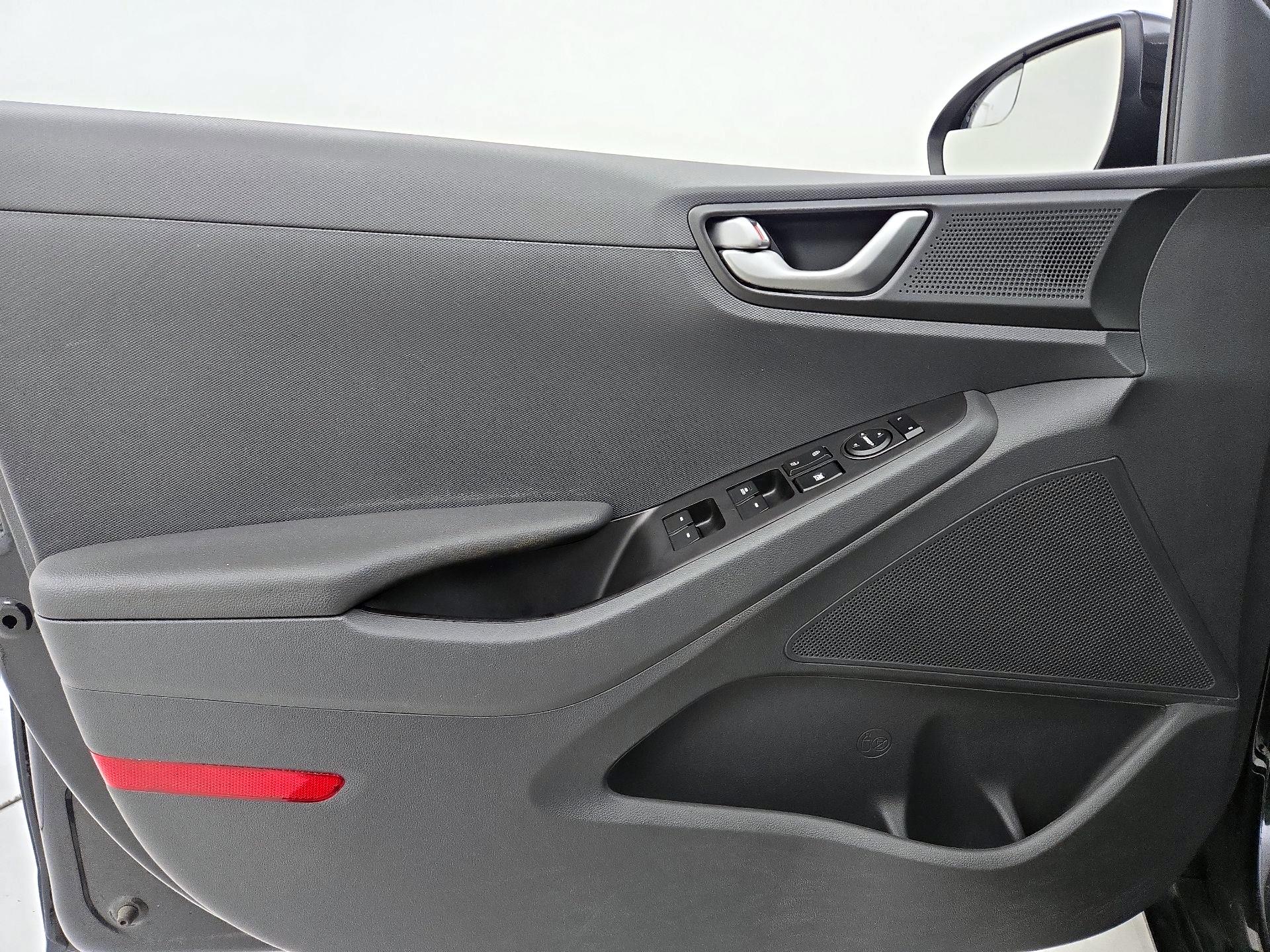 Thumbnail: 2017 Hyundai Ioniq - 12