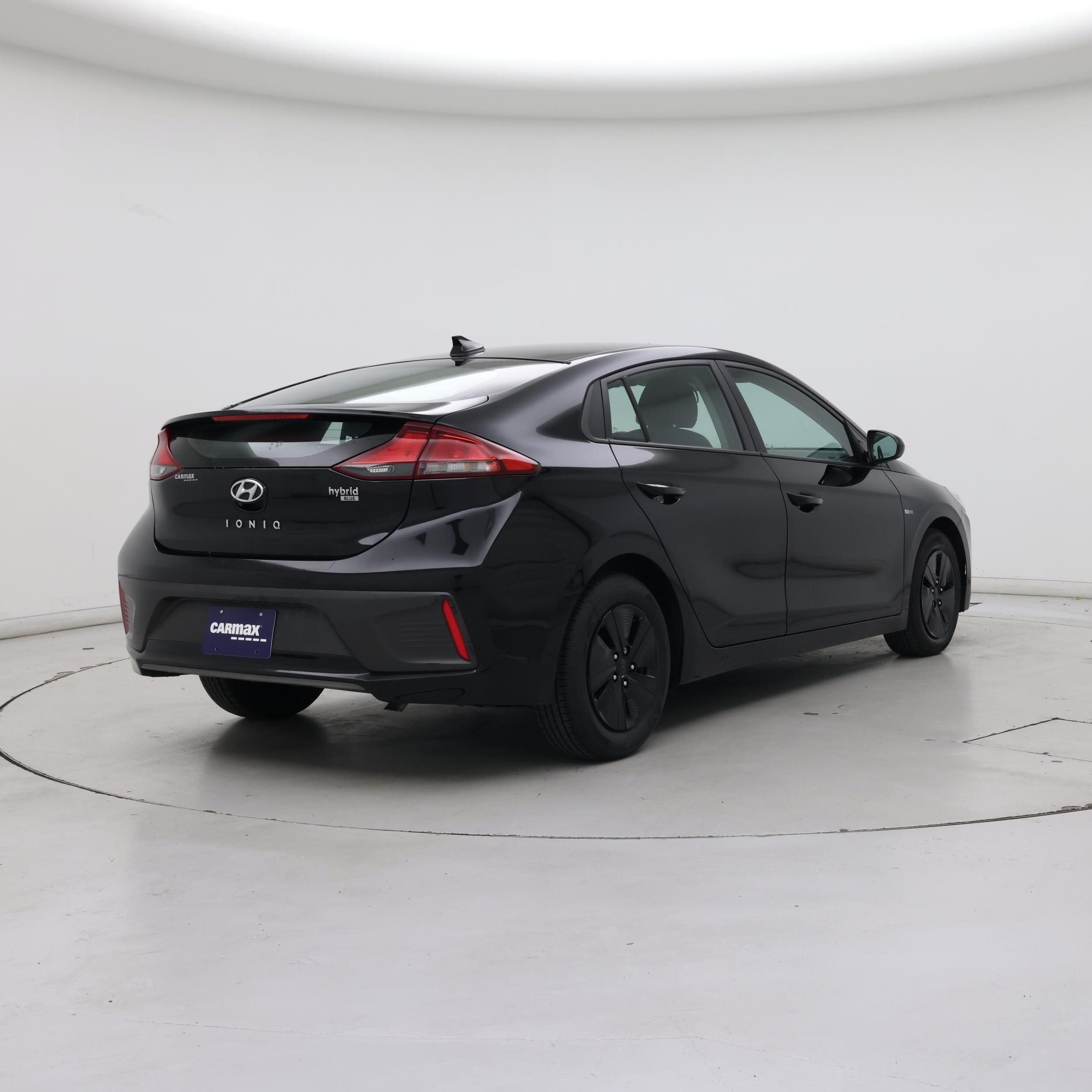 Thumbnail: 2017 Hyundai Ioniq - 8