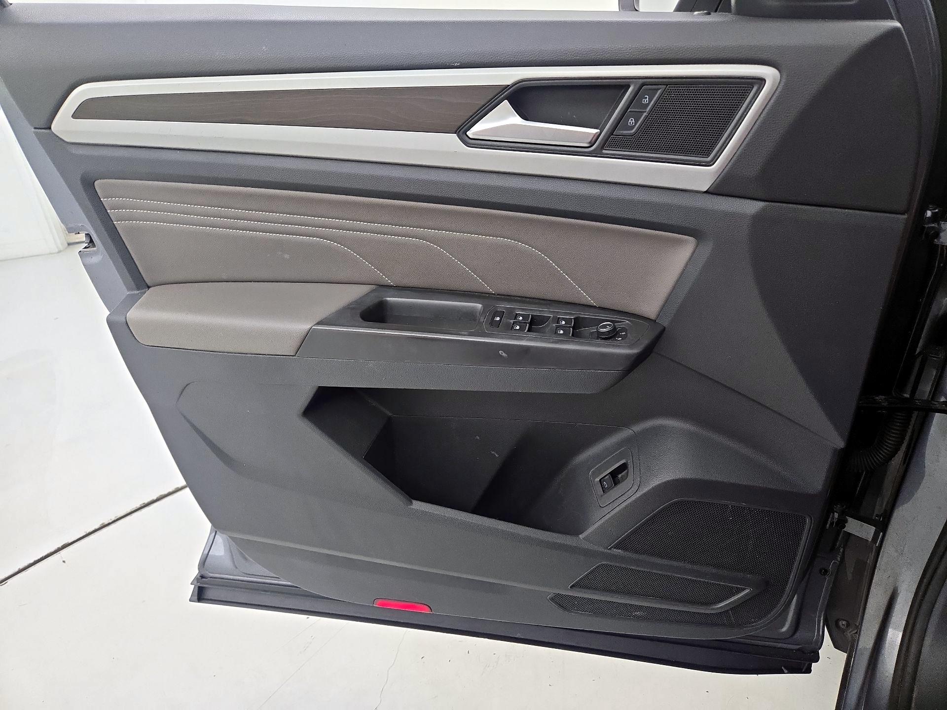 Thumbnail: 2022 Volkswagen Atlas - 12