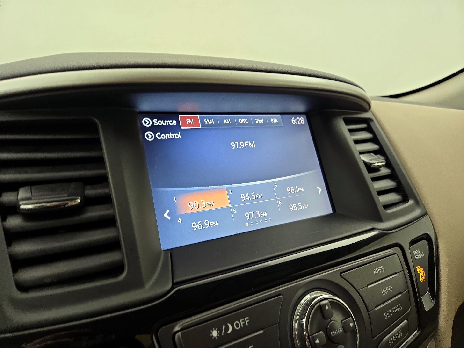 Thumbnail: 2019 Nissan Pathfinder - 15