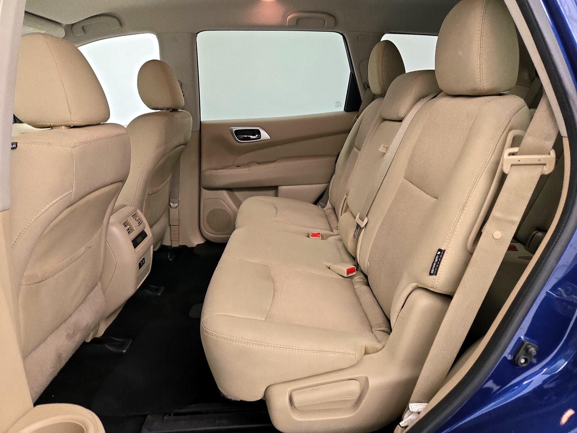 Thumbnail: 2019 Nissan Pathfinder - 19
