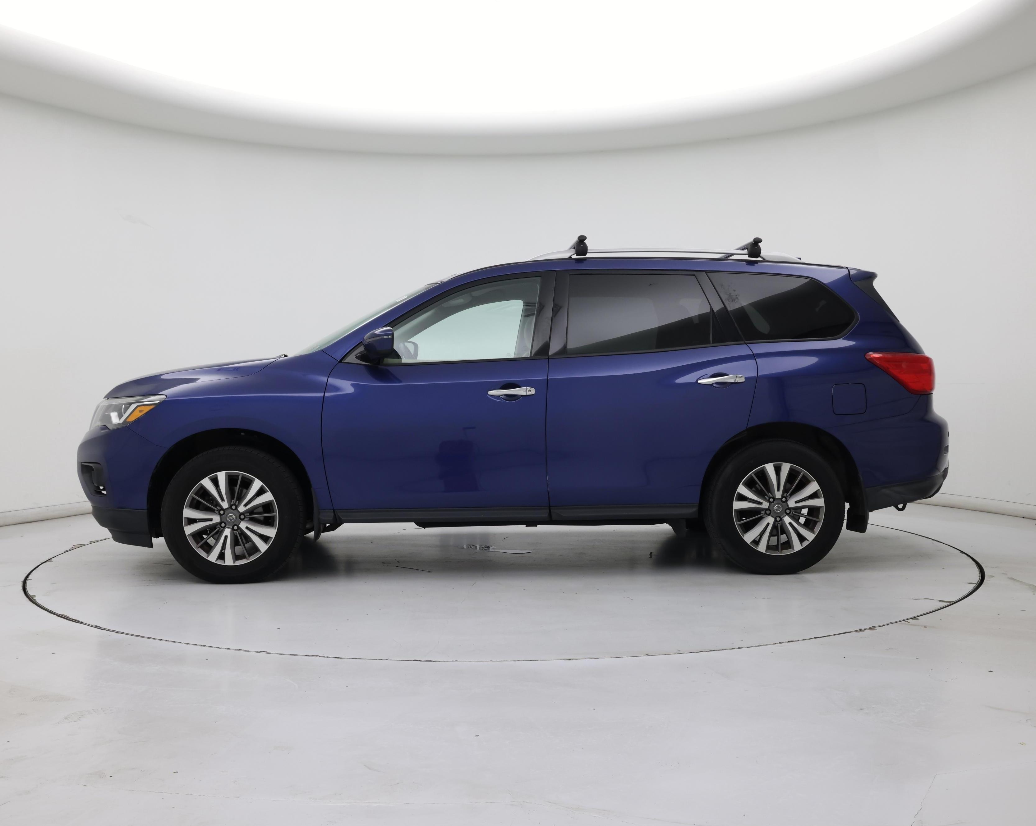 Thumbnail: 2019 Nissan Pathfinder - 3
