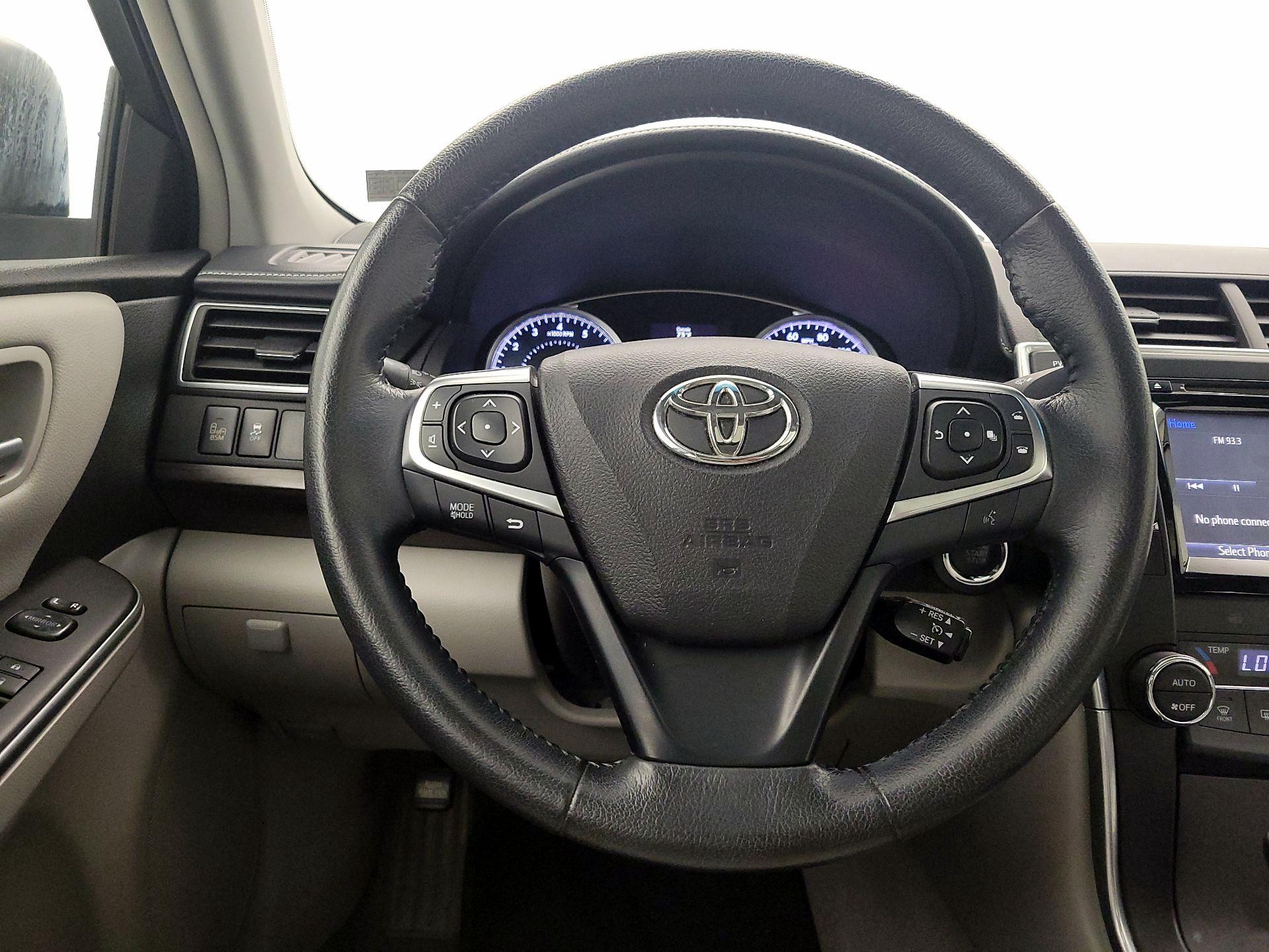 Thumbnail: 2015 Toyota Camry - 10