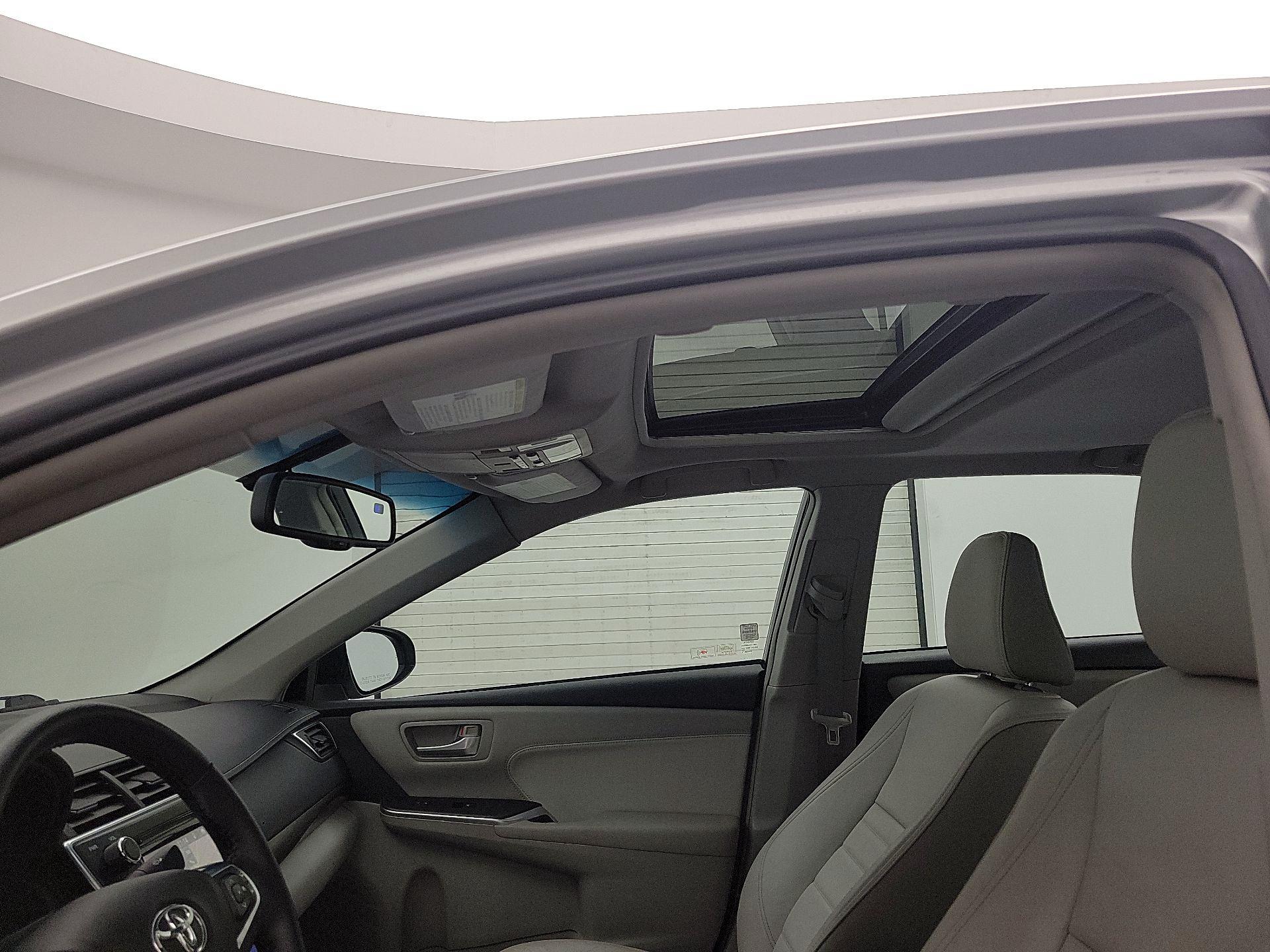 Thumbnail: 2015 Toyota Camry - 19