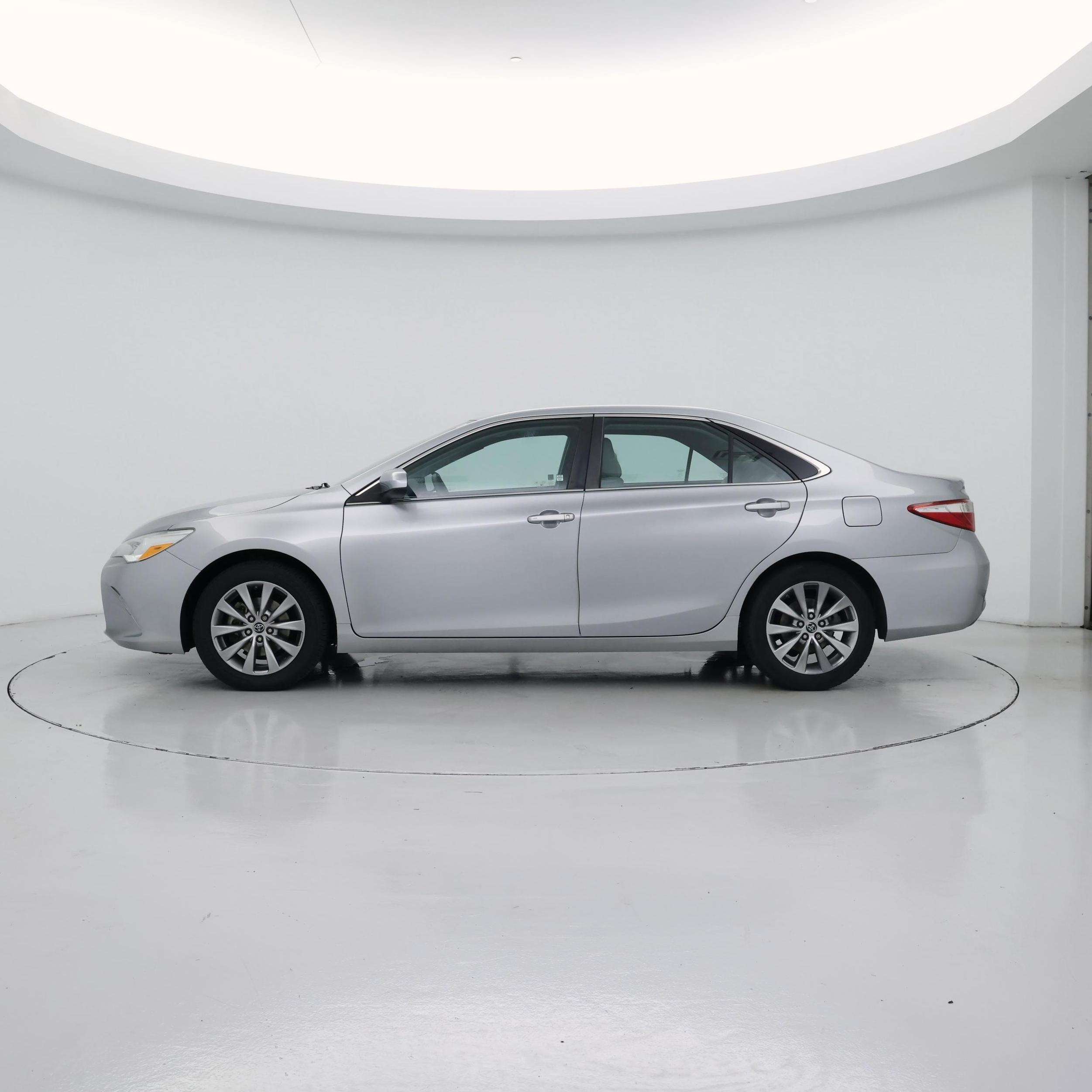 Thumbnail: 2015 Toyota Camry - 3