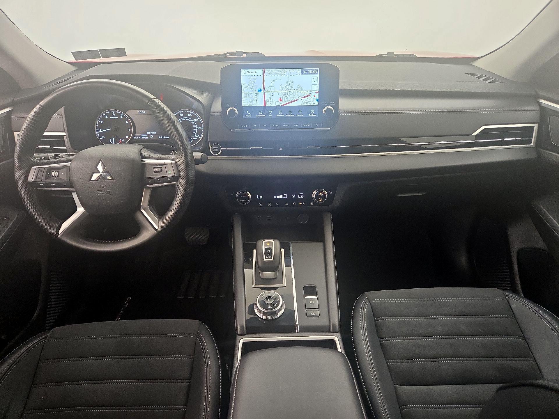 Thumbnail: 2024 Mitsubishi Outlander - 9