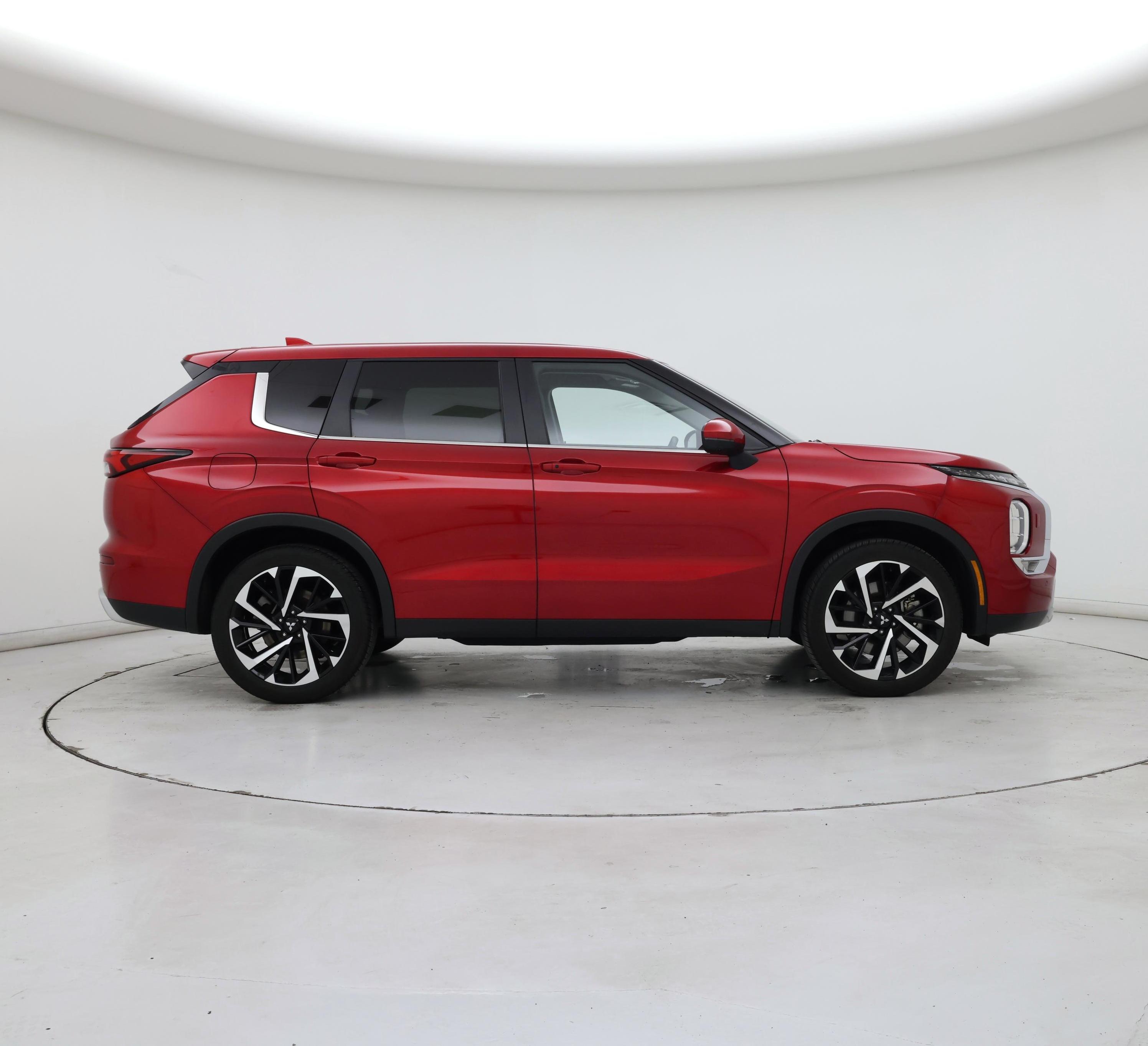 Thumbnail: 2024 Mitsubishi Outlander - 7