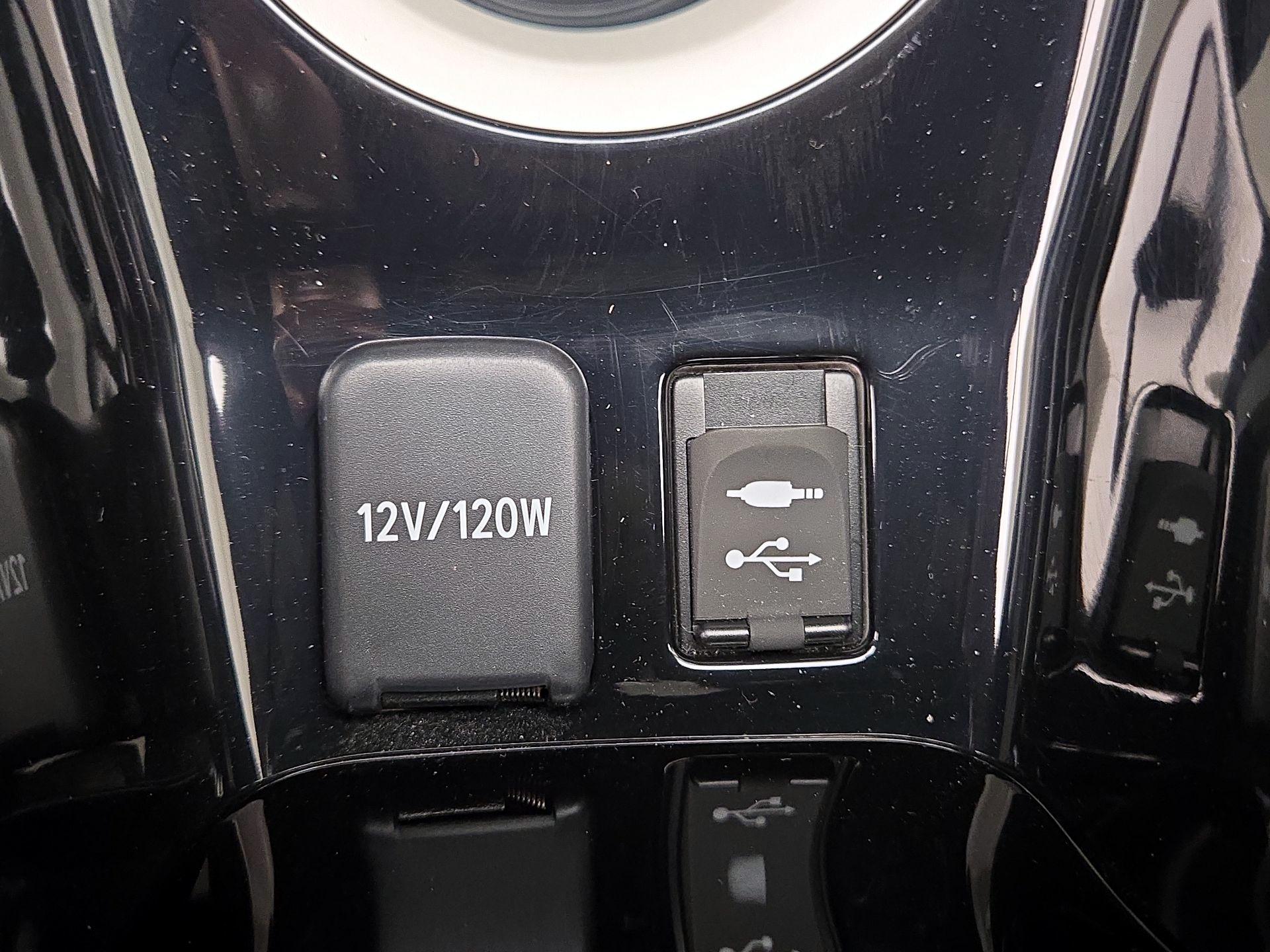 Thumbnail: 2016 Toyota Prius - 19