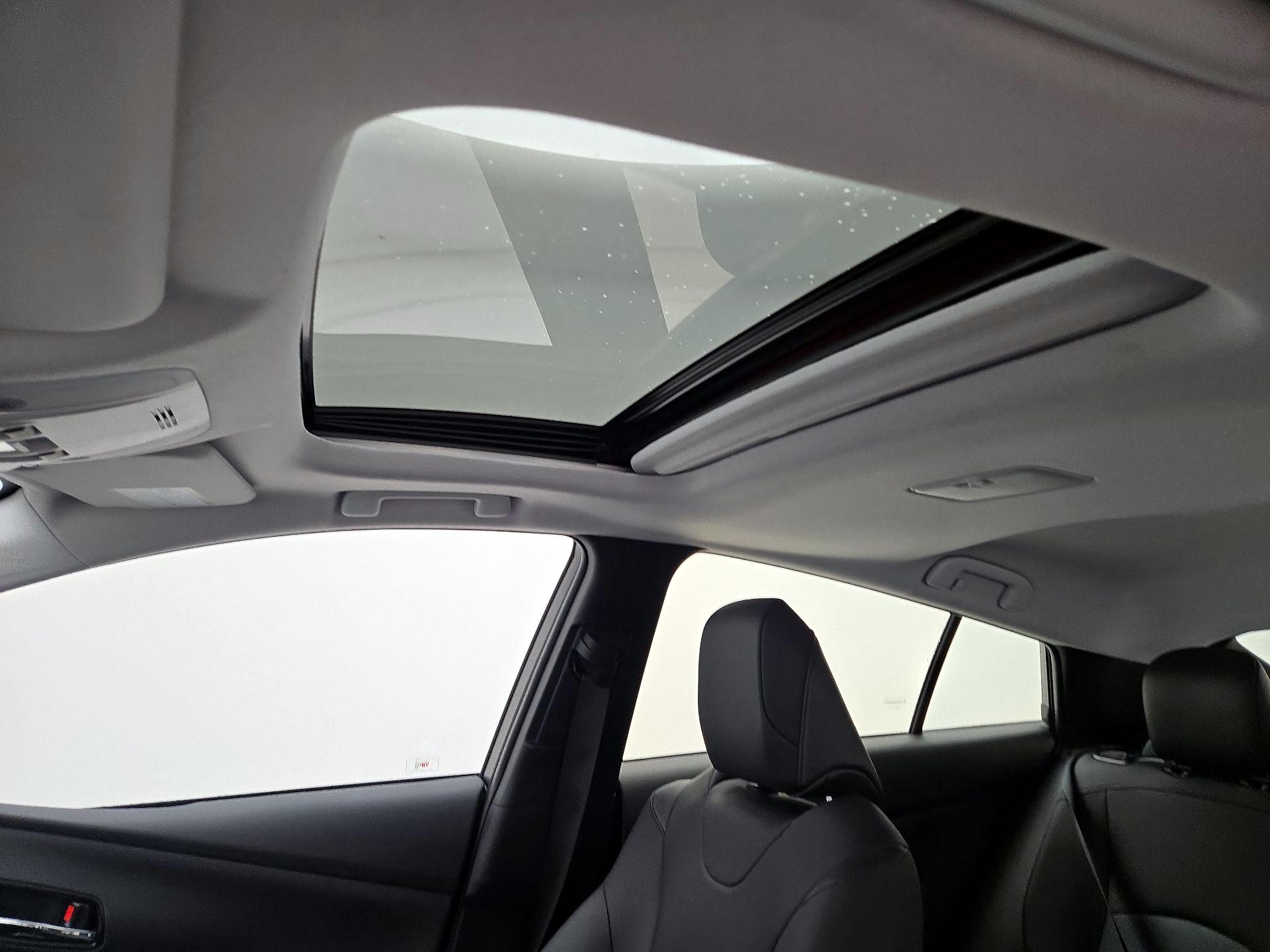 Thumbnail: 2016 Toyota Prius - 20