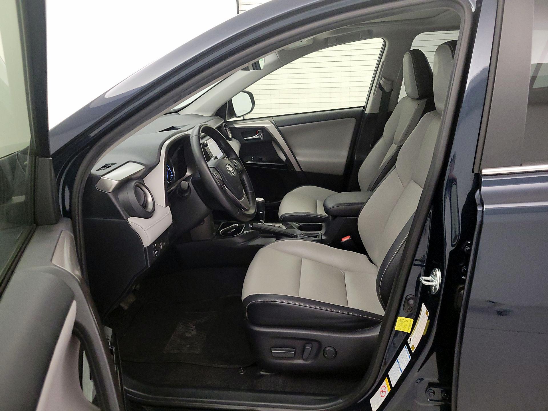 Thumbnail: 2018 Toyota RAV4 - 11