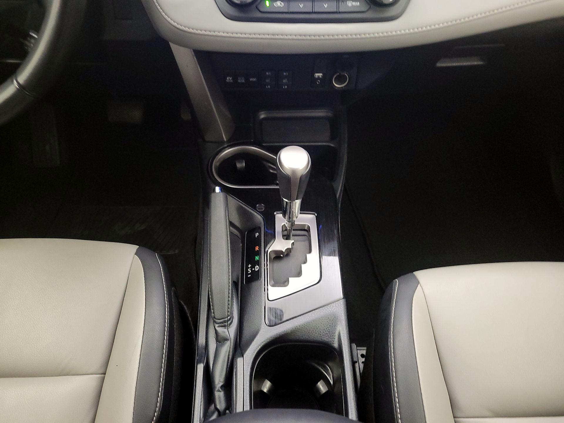 Thumbnail: 2018 Toyota RAV4 - 17