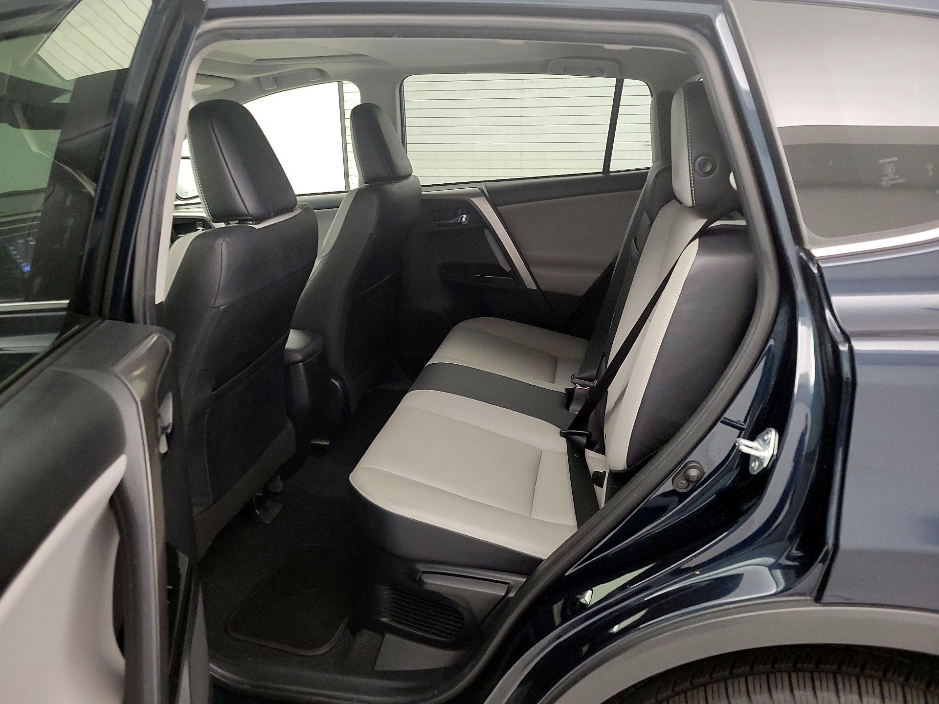 Thumbnail: 2018 Toyota RAV4 - 19