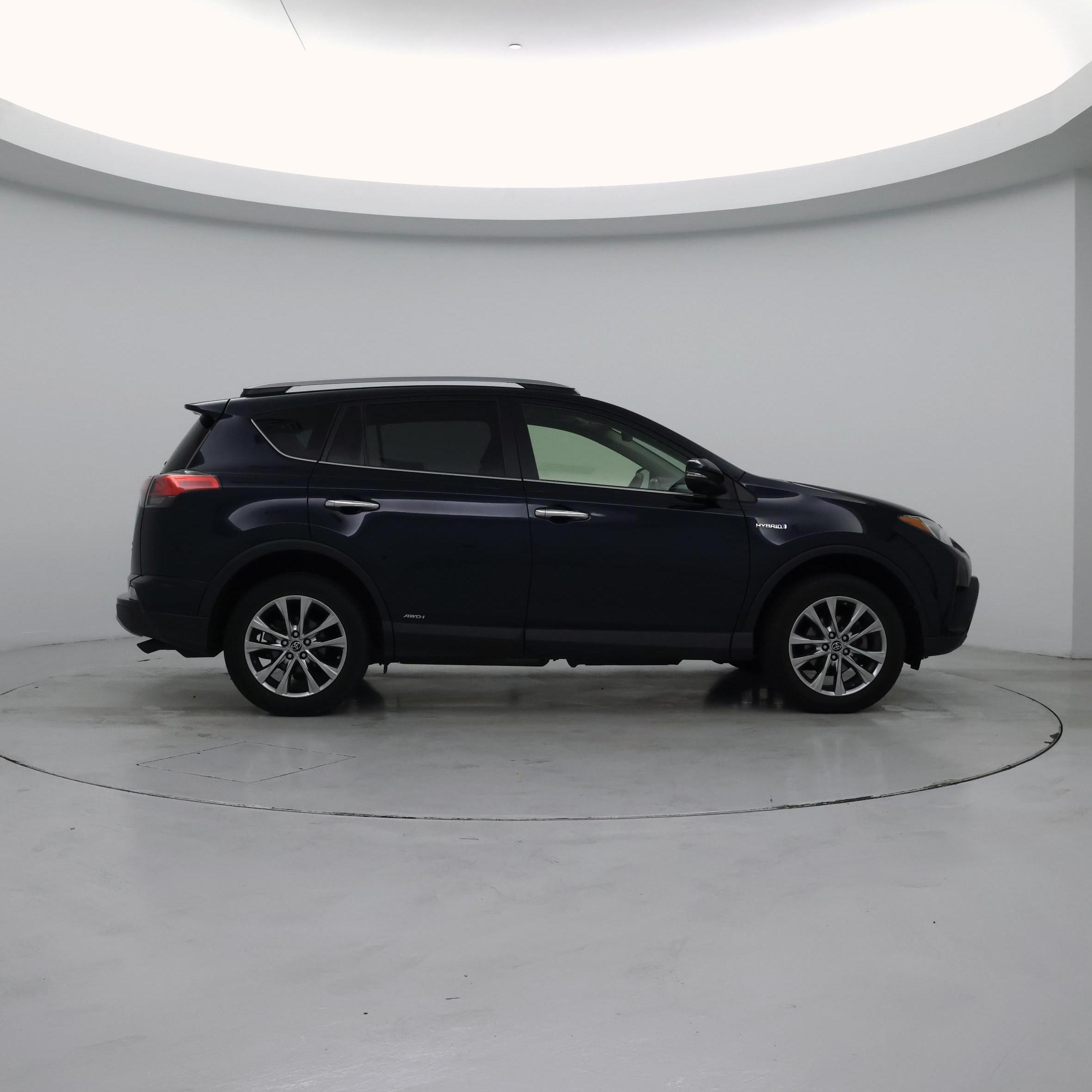 Thumbnail: 2018 Toyota RAV4 - 7