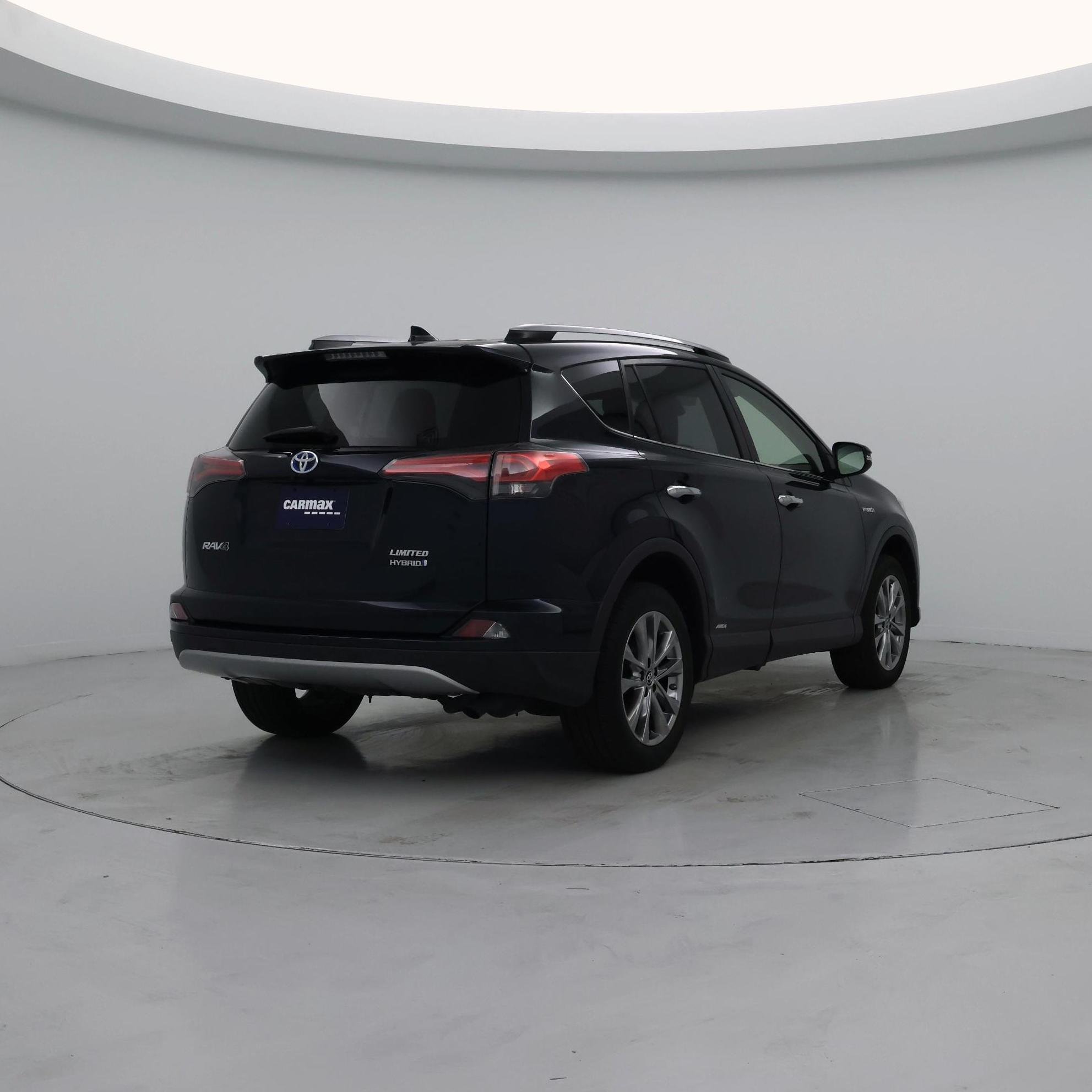 Thumbnail: 2018 Toyota RAV4 - 8
